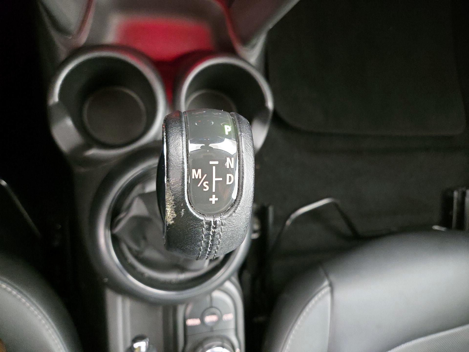 Thumbnail: 2019 MINI Cooper Hardtop - 17