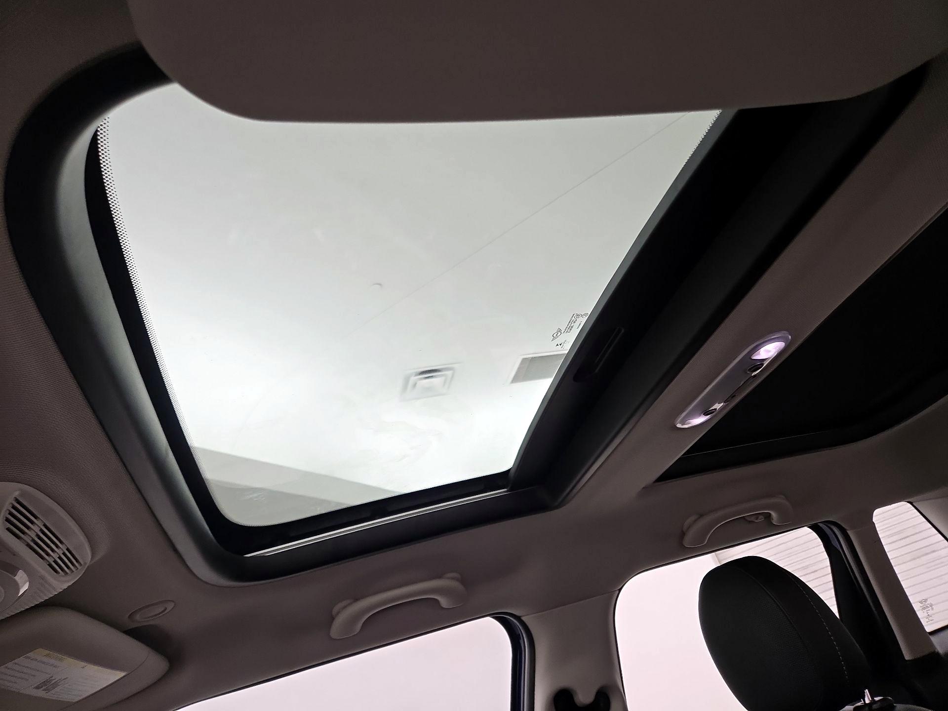 Thumbnail: 2019 MINI Cooper Hardtop - 19