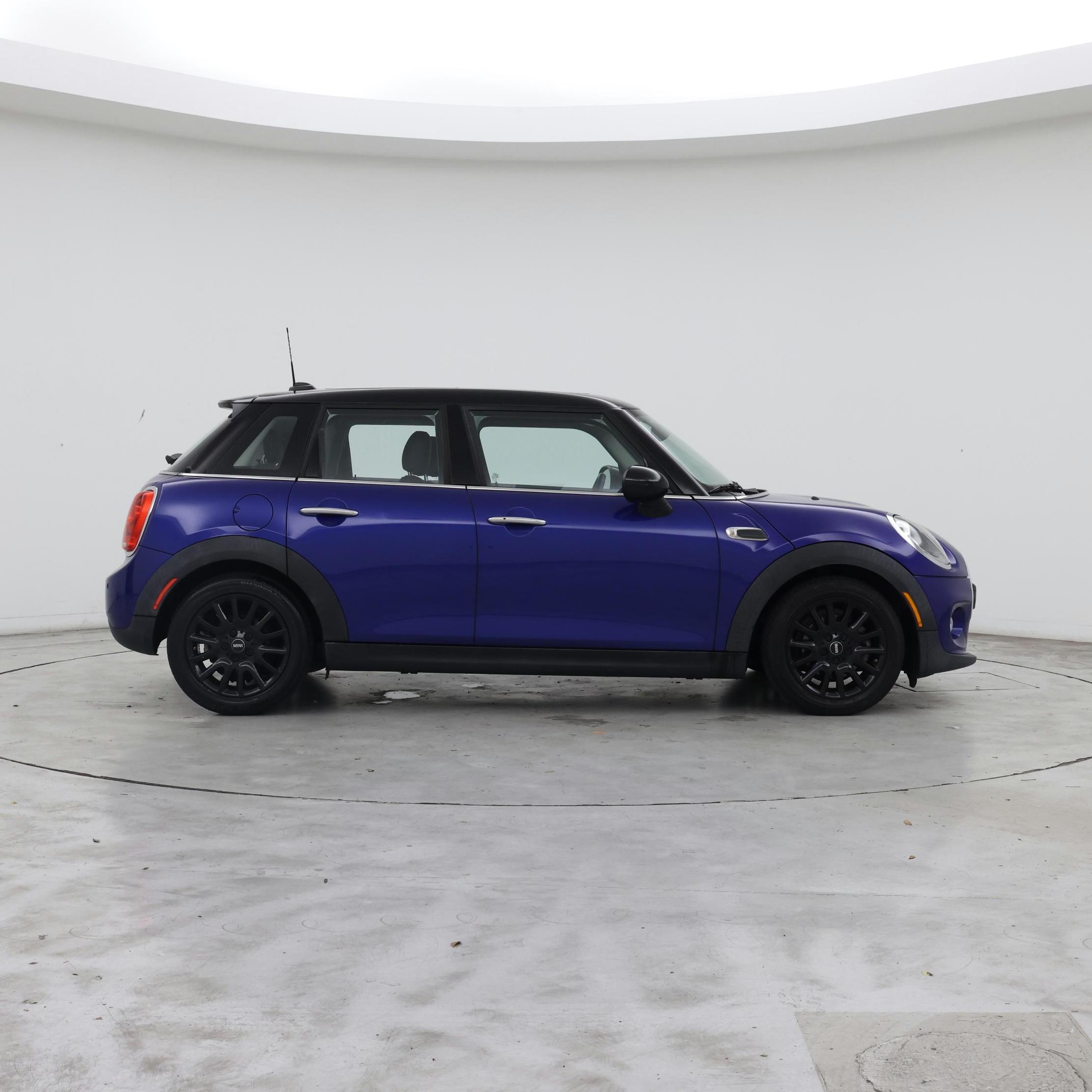 Thumbnail: 2019 MINI Cooper Hardtop - 7