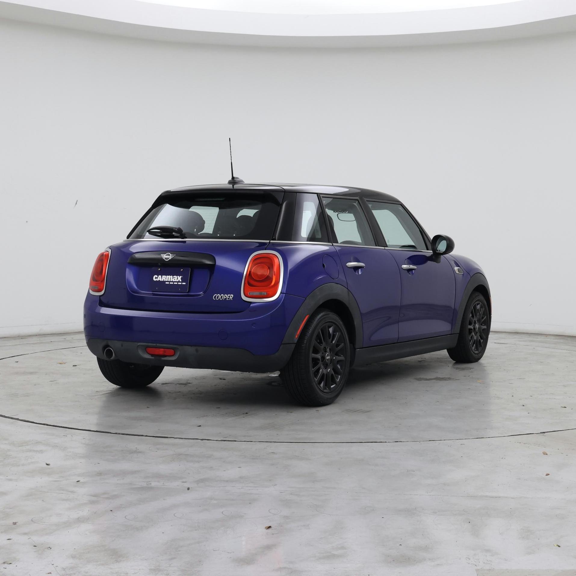 Thumbnail: 2019 MINI Cooper Hardtop - 8