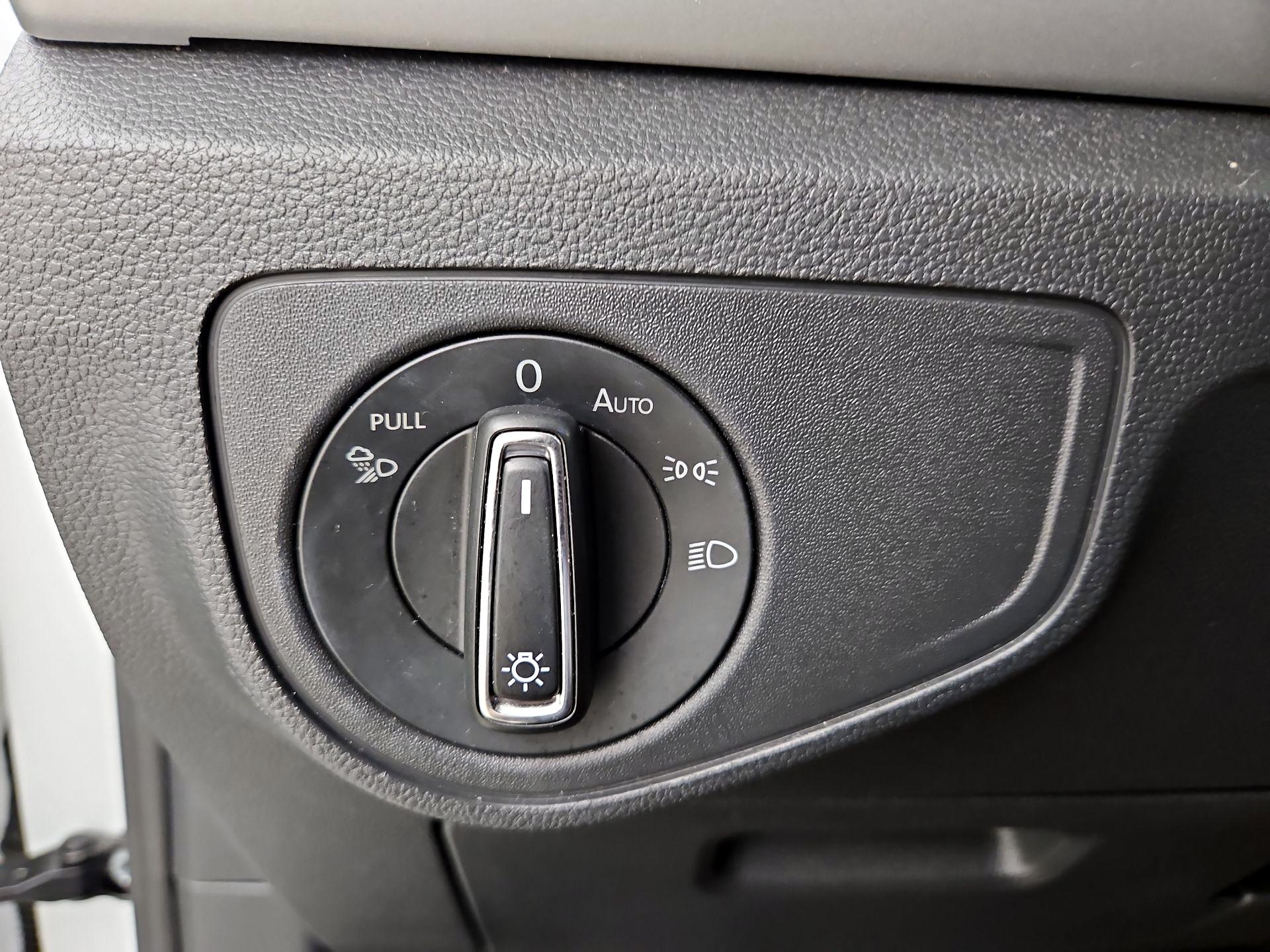 Thumbnail: 2021 Volkswagen Atlas - 13