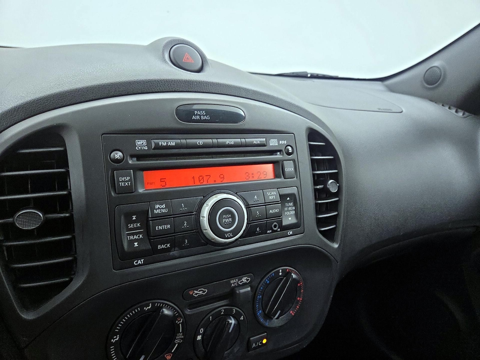2014 Nissan JUKE S - Photo 15