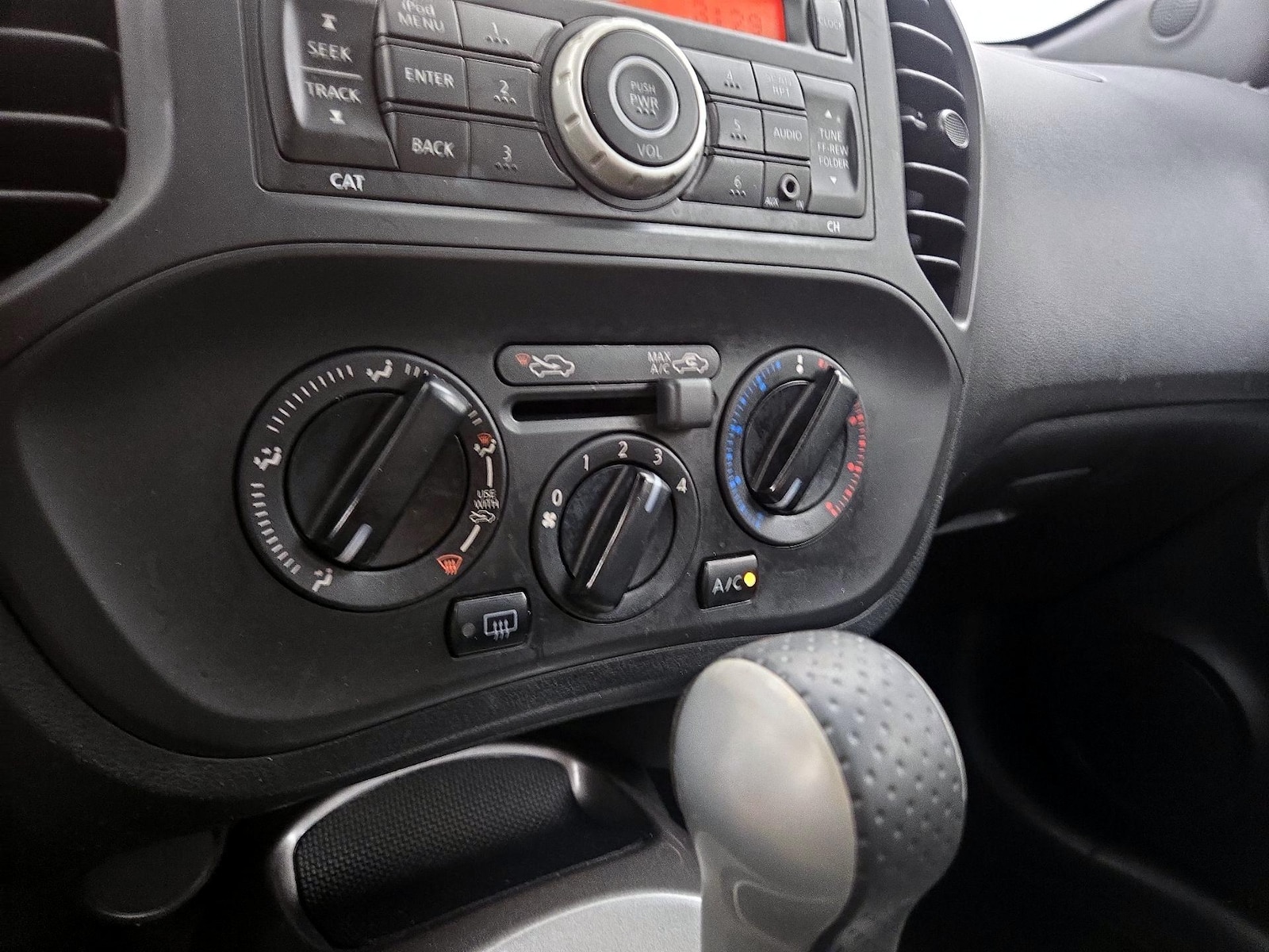 2014 Nissan JUKE S - Photo 16