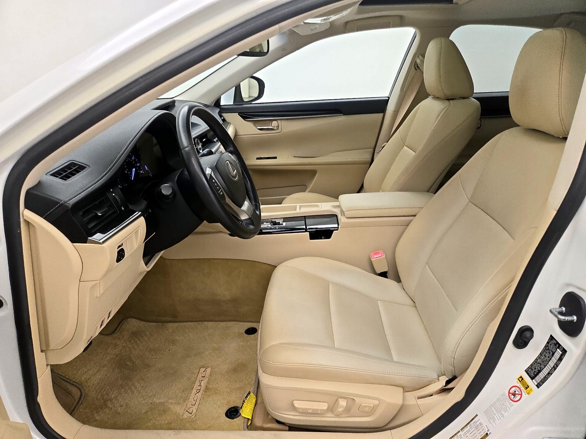 Thumbnail: 2014 Lexus ES - 11