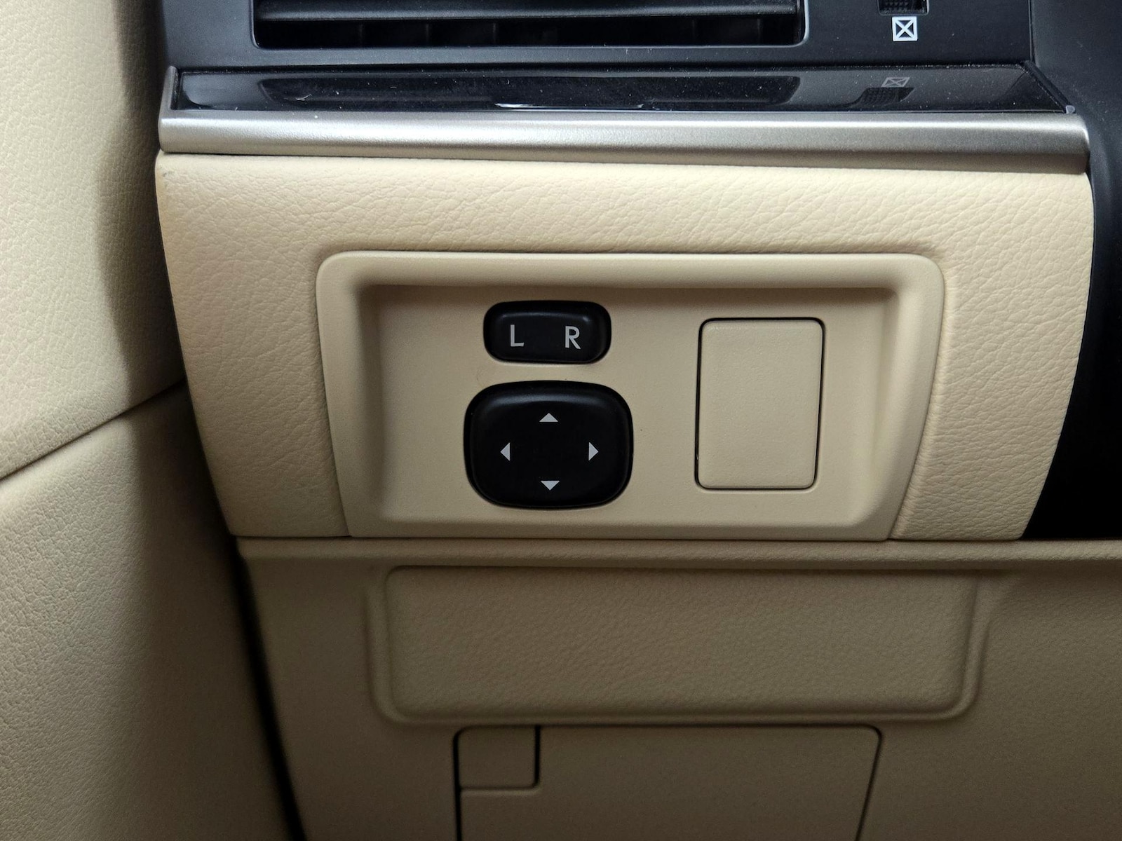2014 Lexus ES 350 - Photo 14