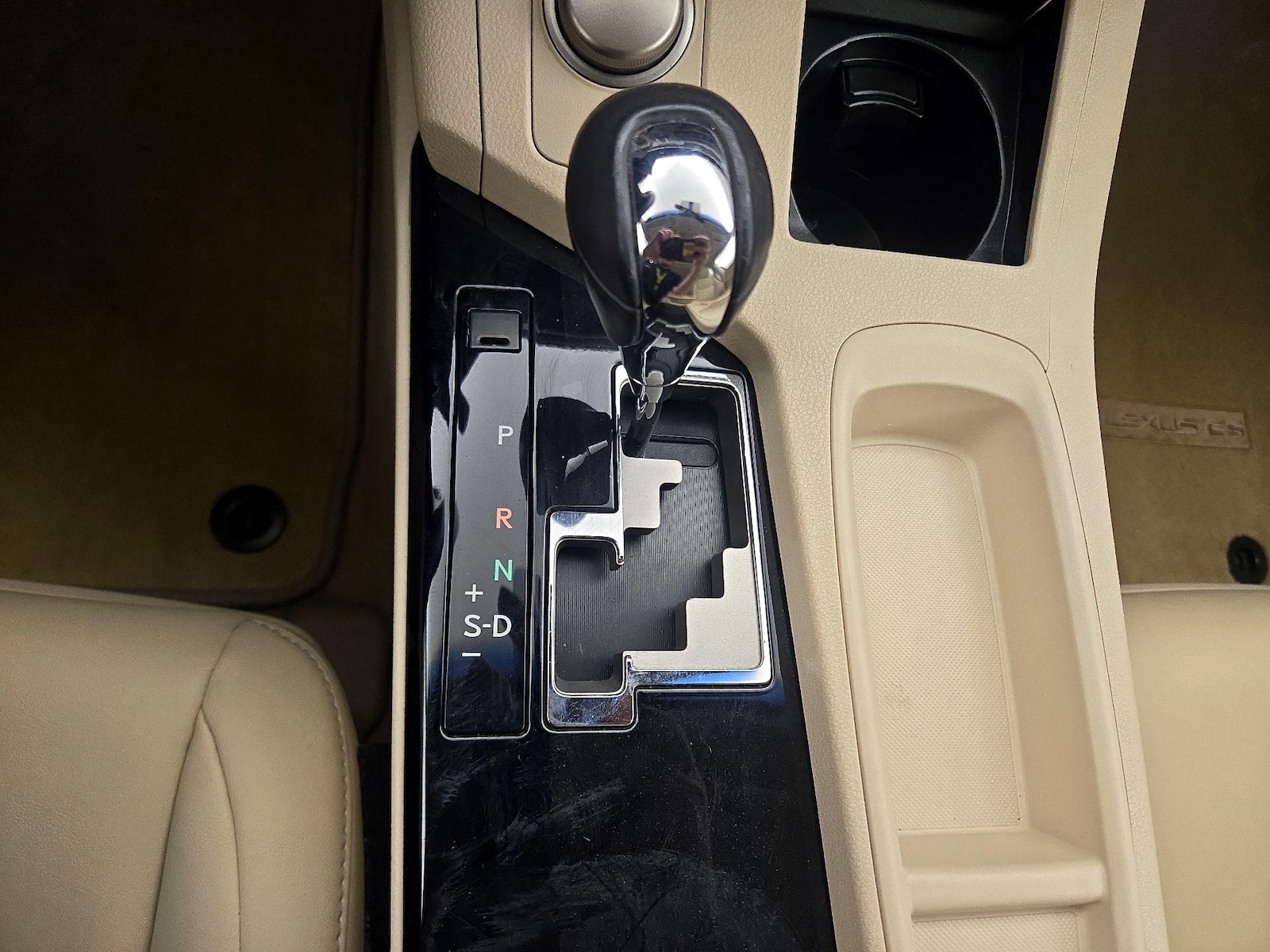 2014 Lexus ES 350 - Photo 17