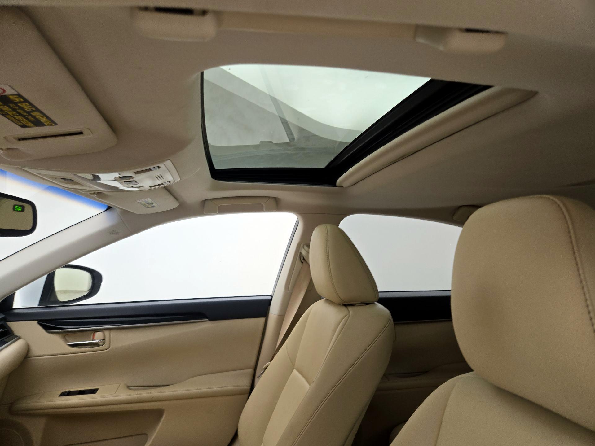 Thumbnail: 2014 Lexus ES - 18