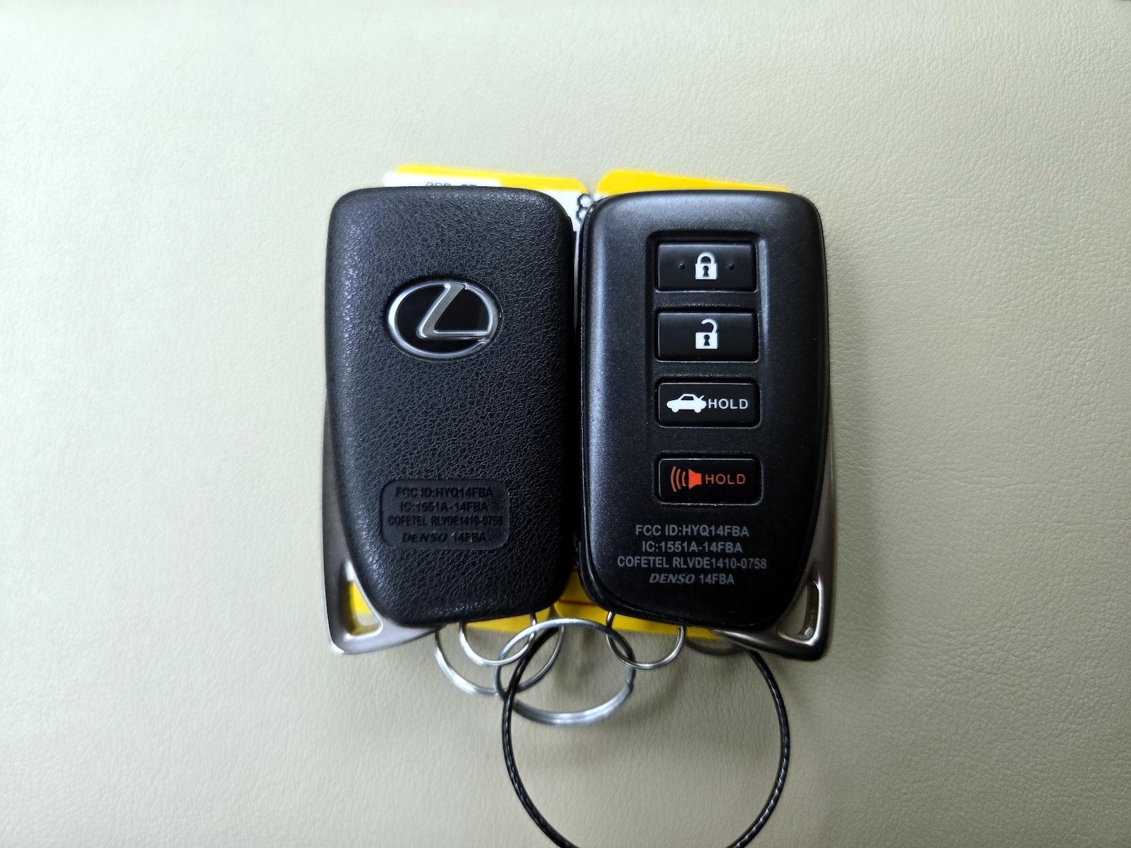 2014 Lexus ES 350 - Photo 23