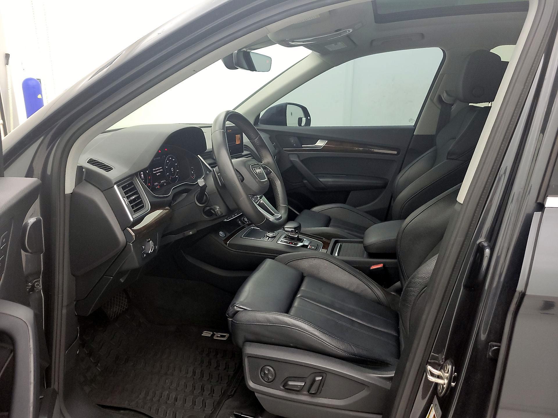 Thumbnail: 2020 Audi Q5 - 9