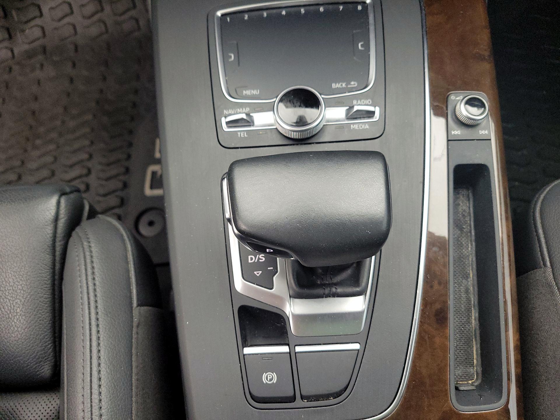 Thumbnail: 2020 Audi Q5 - 16