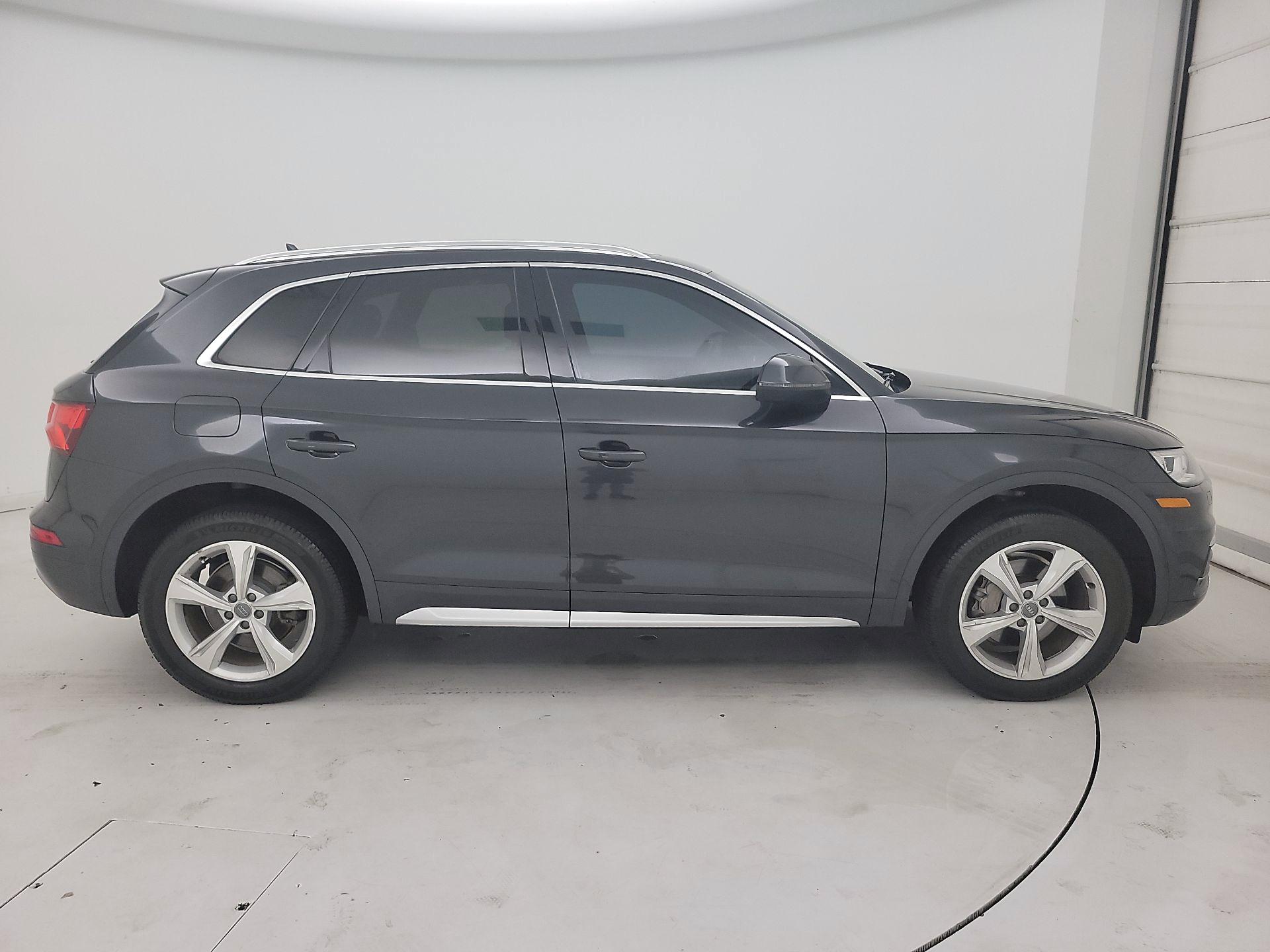 Thumbnail: 2020 Audi Q5 - 4