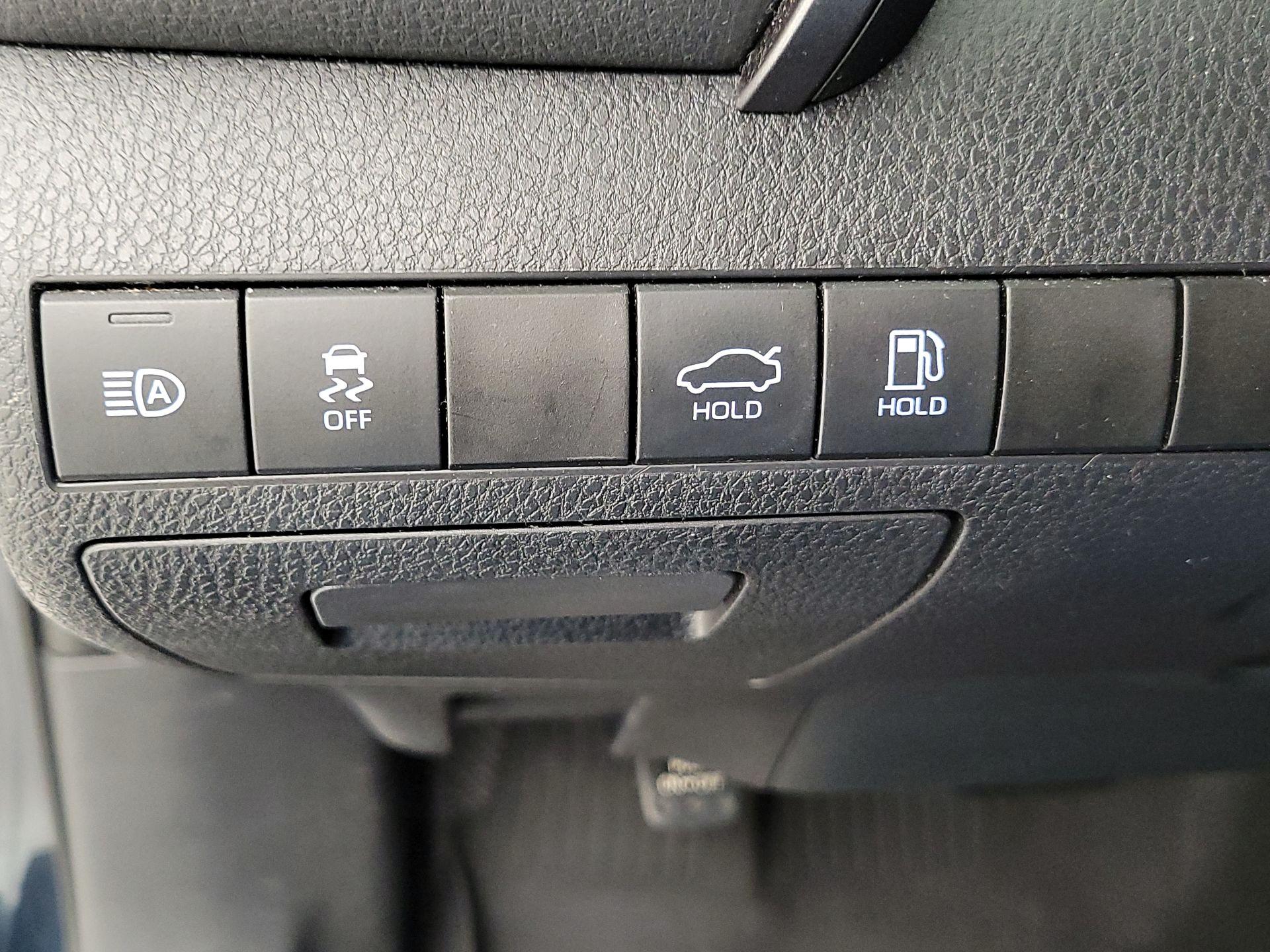 Thumbnail: 2020 Toyota Camry - 13