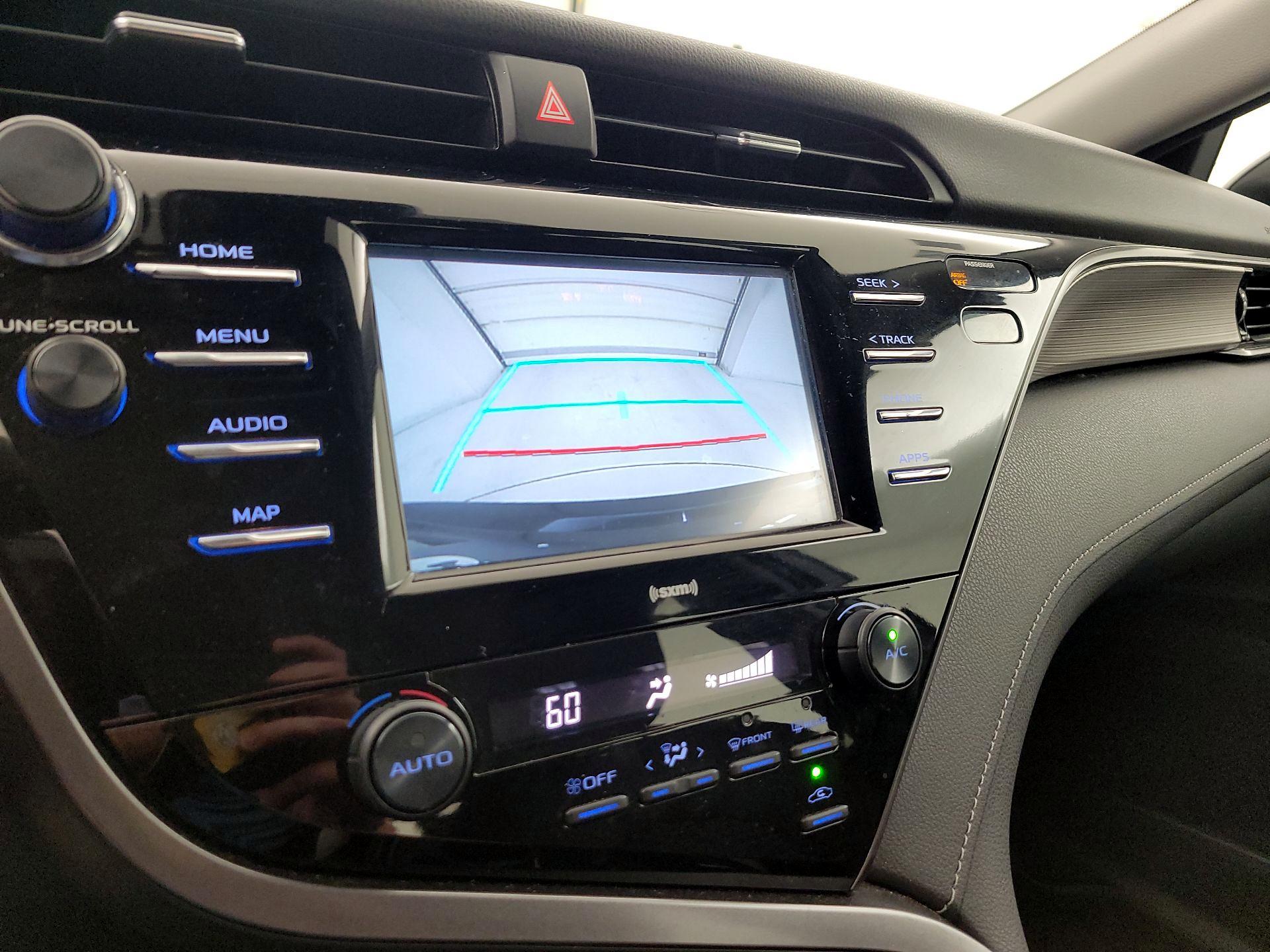 Thumbnail: 2020 Toyota Camry - 14