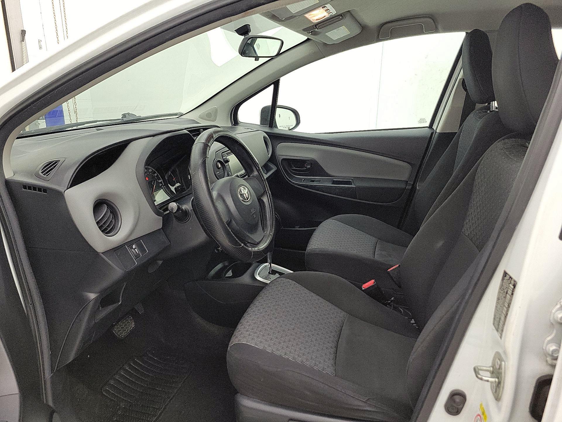 Thumbnail: 2016 Toyota Yaris - 9