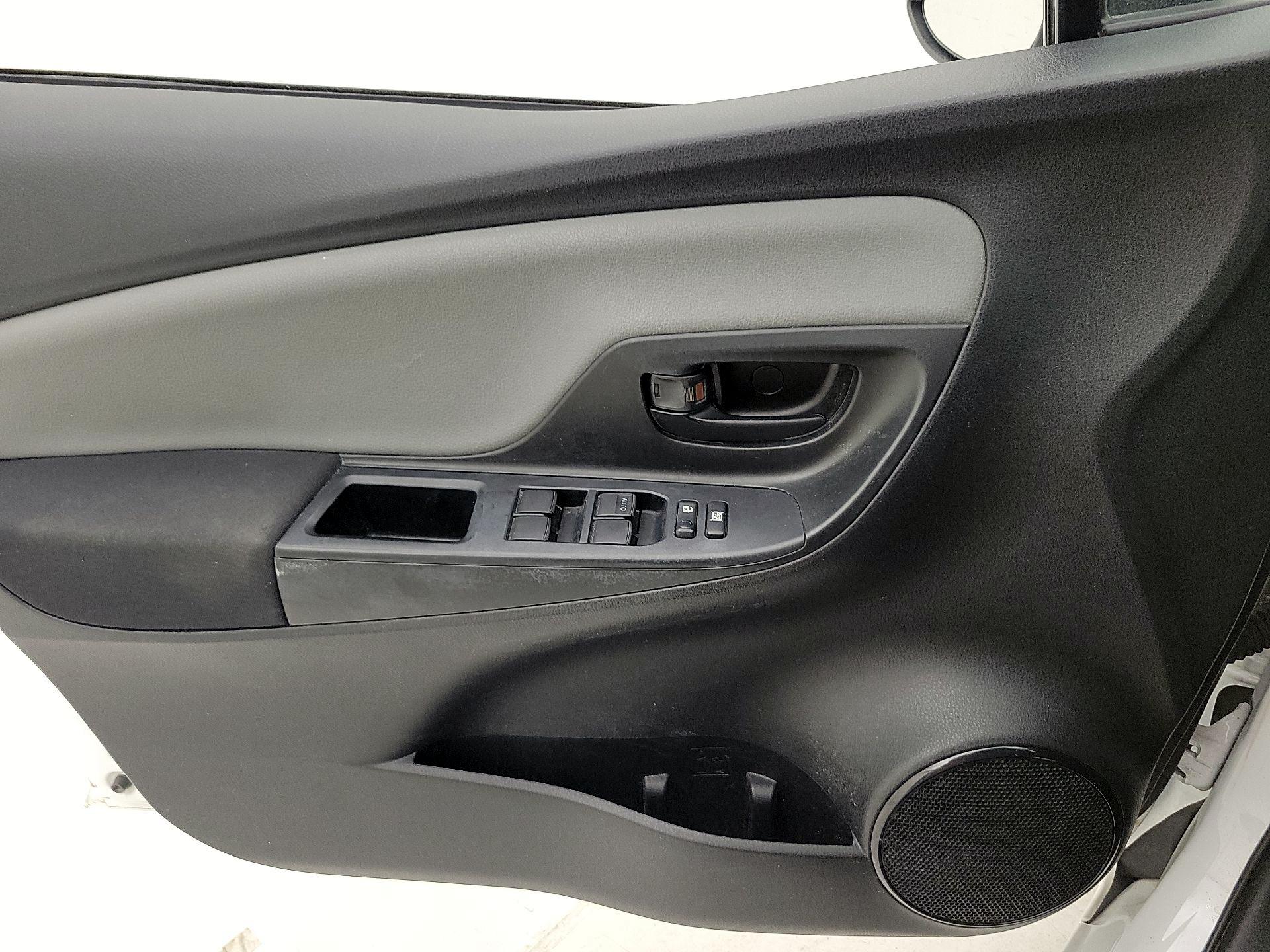 Thumbnail: 2016 Toyota Yaris - 10