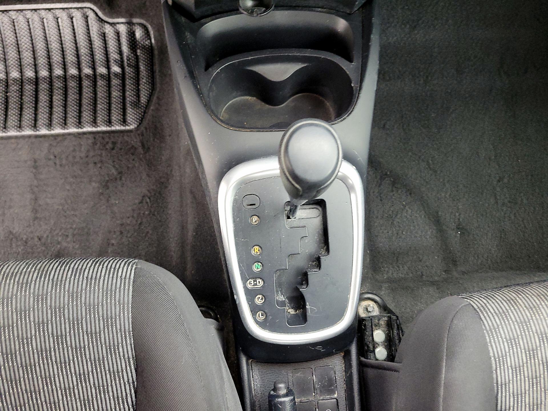 Thumbnail: 2016 Toyota Yaris - 14