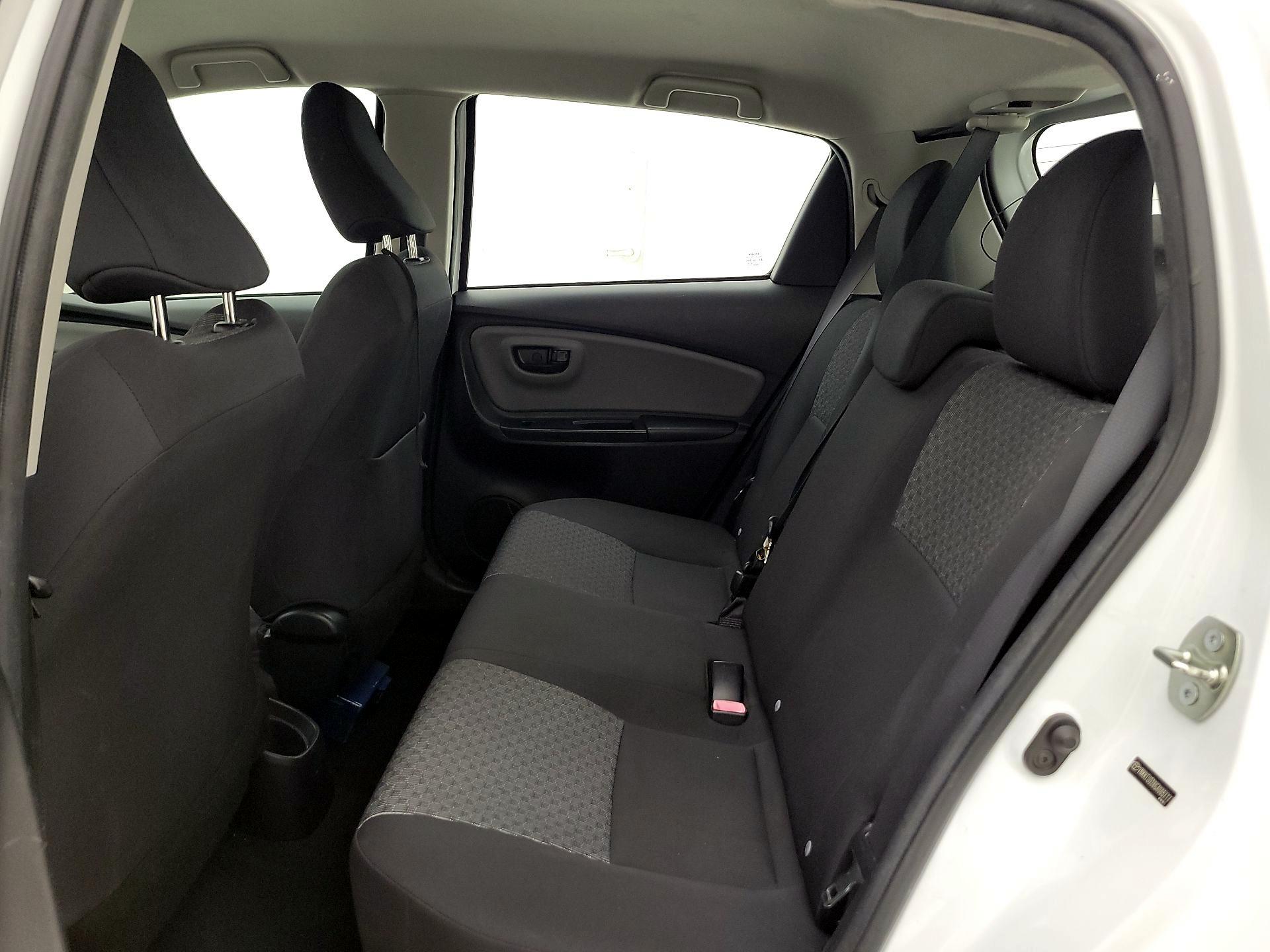 Thumbnail: 2016 Toyota Yaris - 16