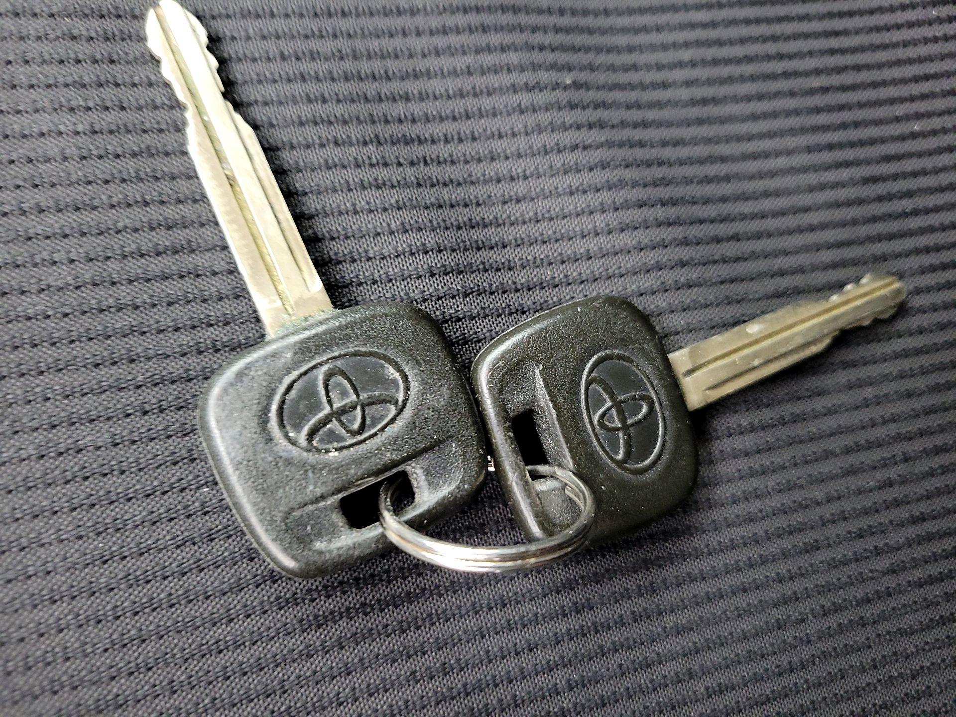 Thumbnail: 2016 Toyota Yaris - 19