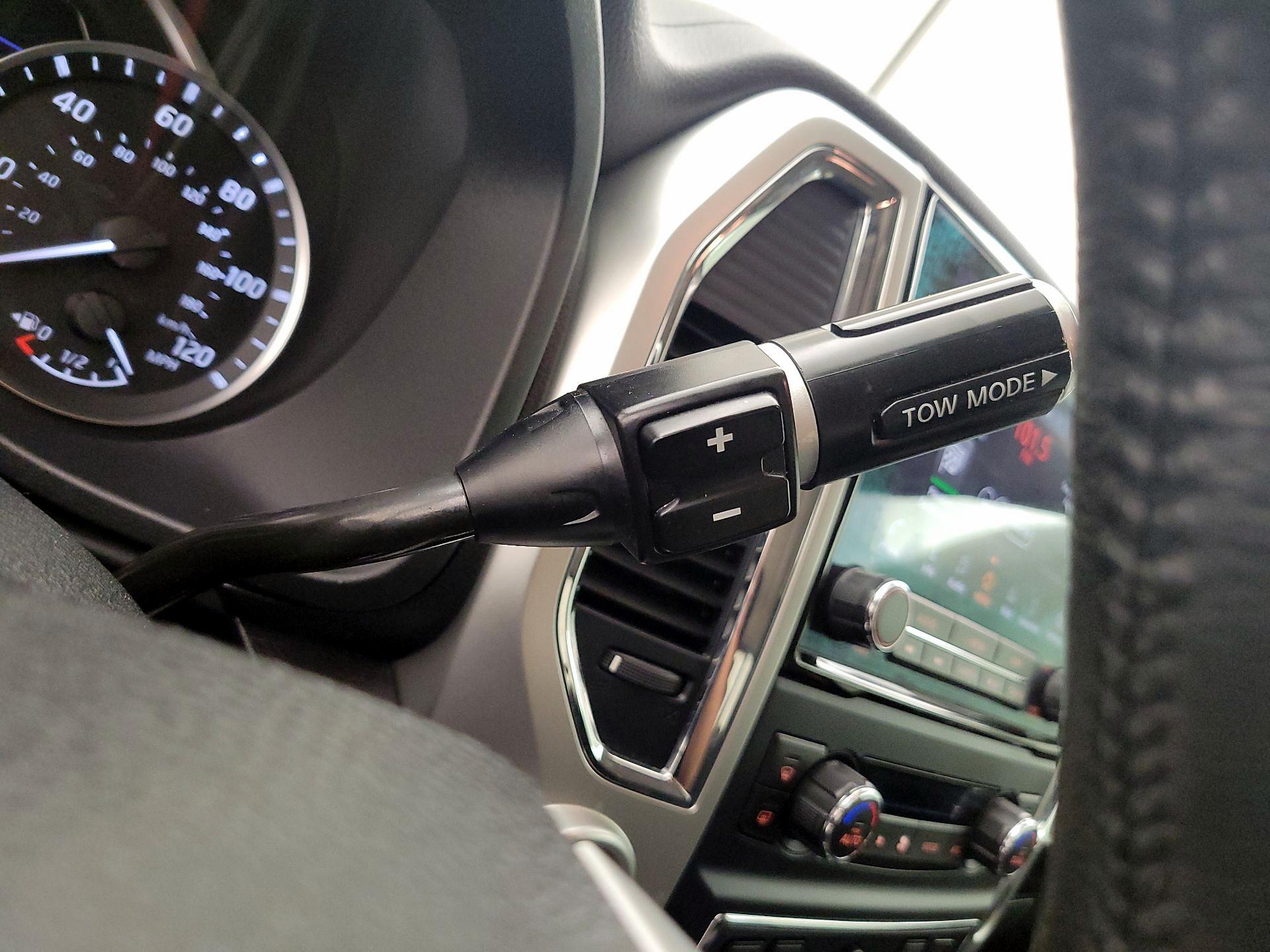 Thumbnail: 2020 Nissan Titan - 18