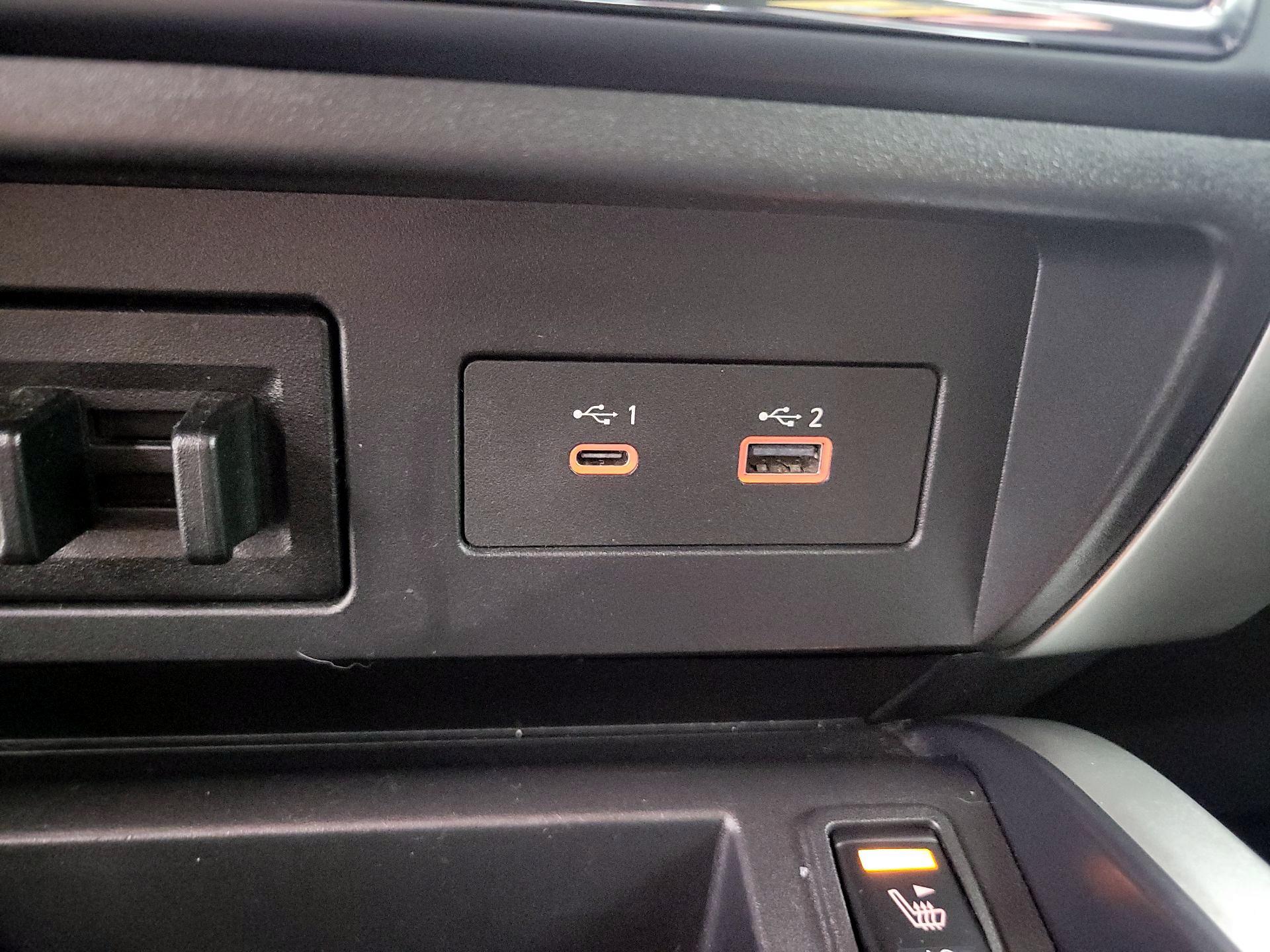 Thumbnail: 2020 Nissan Titan - 19