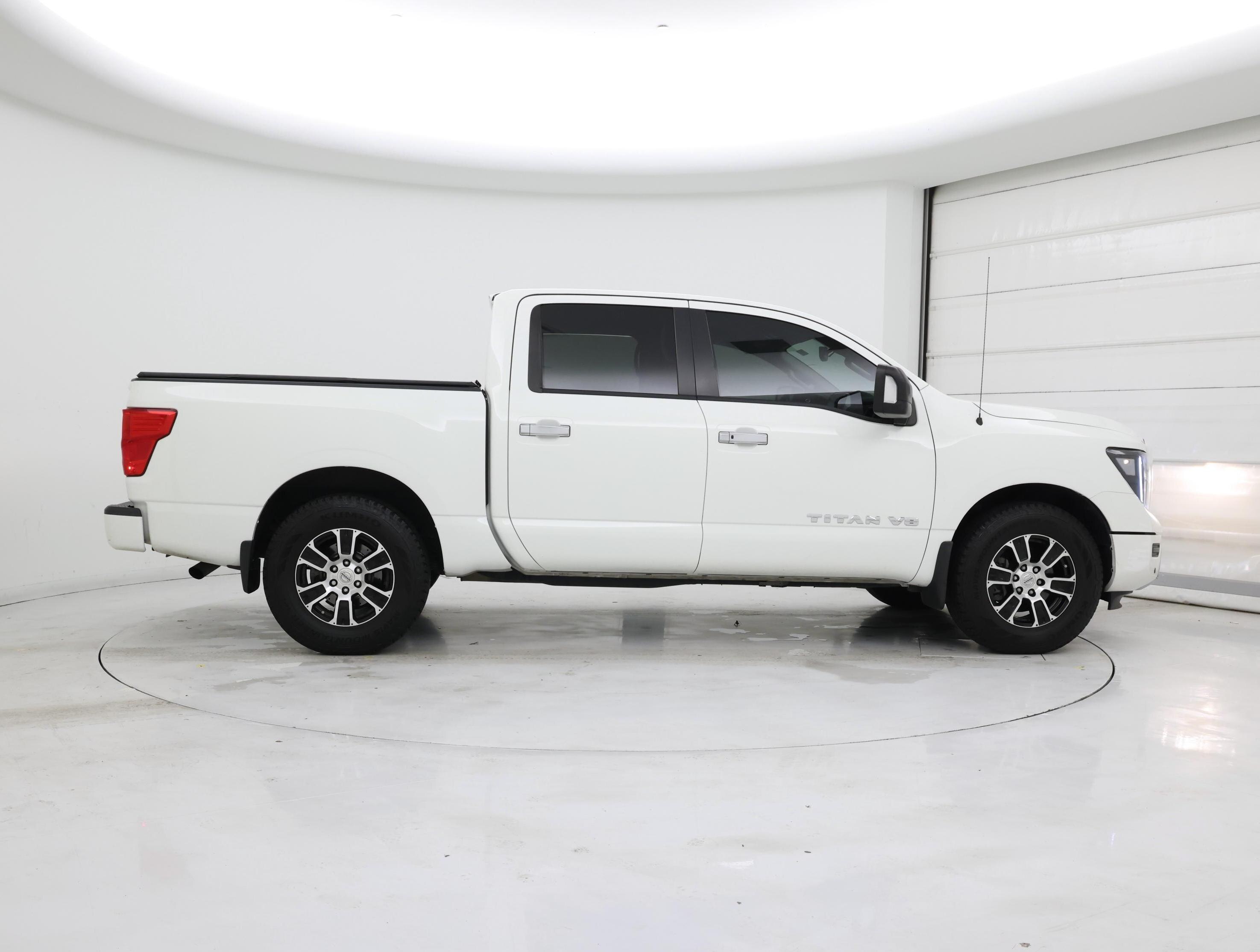 Thumbnail: 2020 Nissan Titan - 7