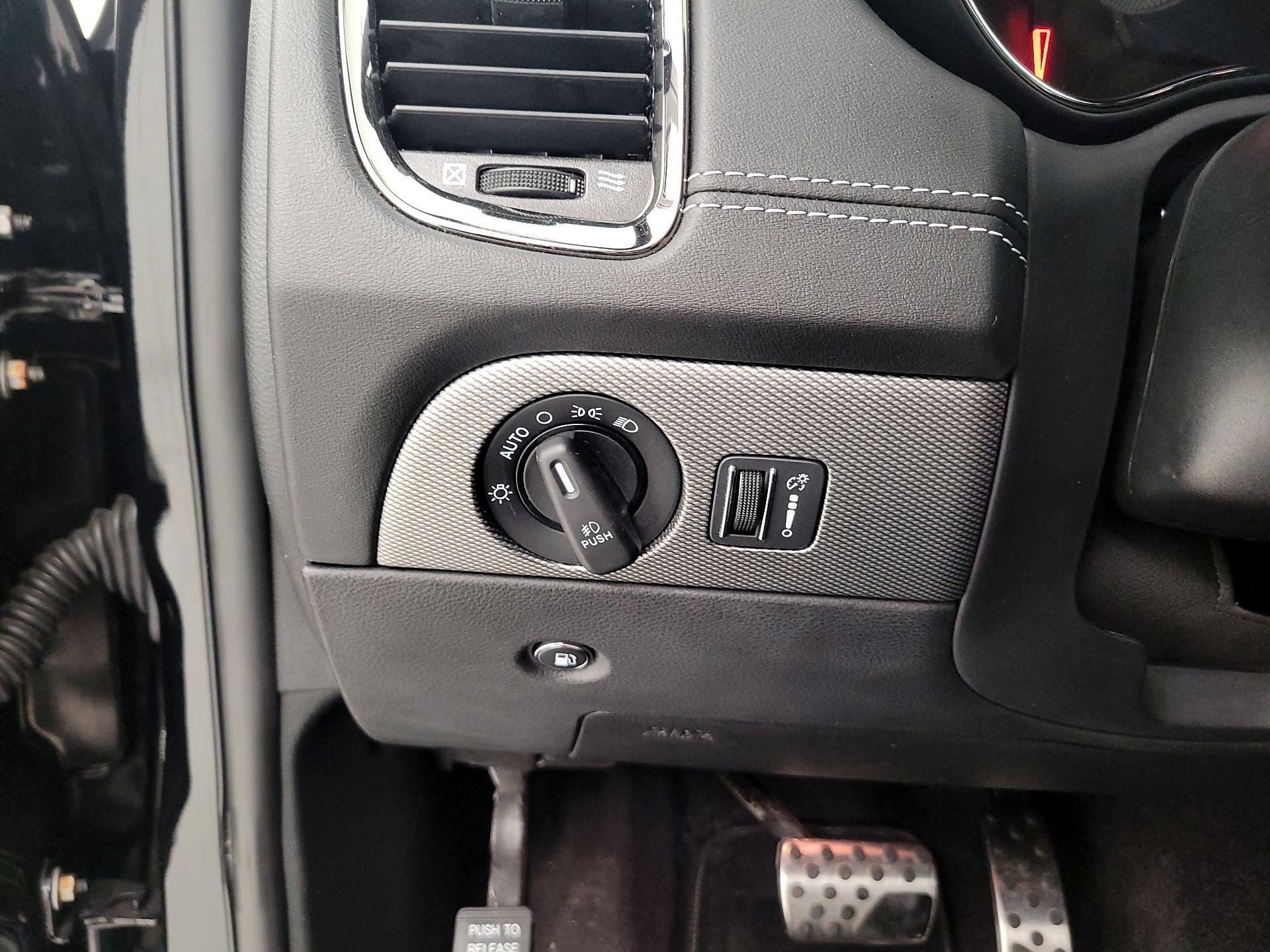 Thumbnail: 2018 Dodge Durango - 11