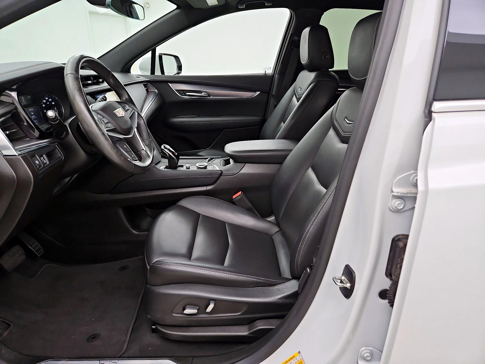 Thumbnail: 2023 Cadillac XT5 - 11