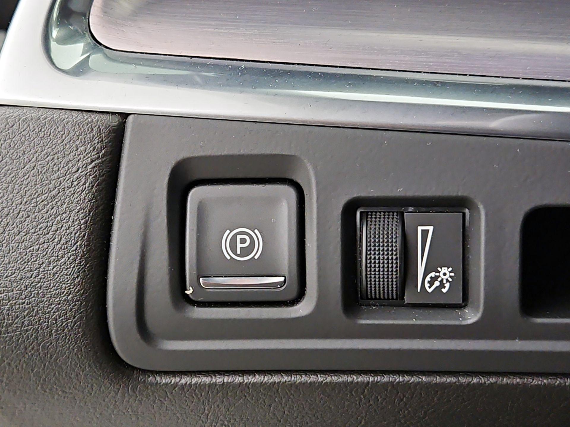 Thumbnail: 2023 Cadillac XT5 - 13