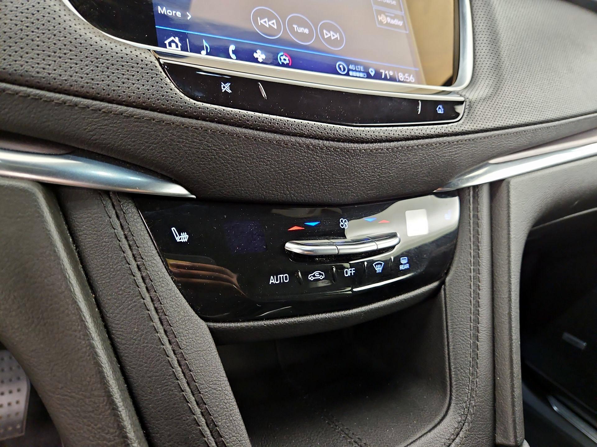 Thumbnail: 2023 Cadillac XT5 - 17