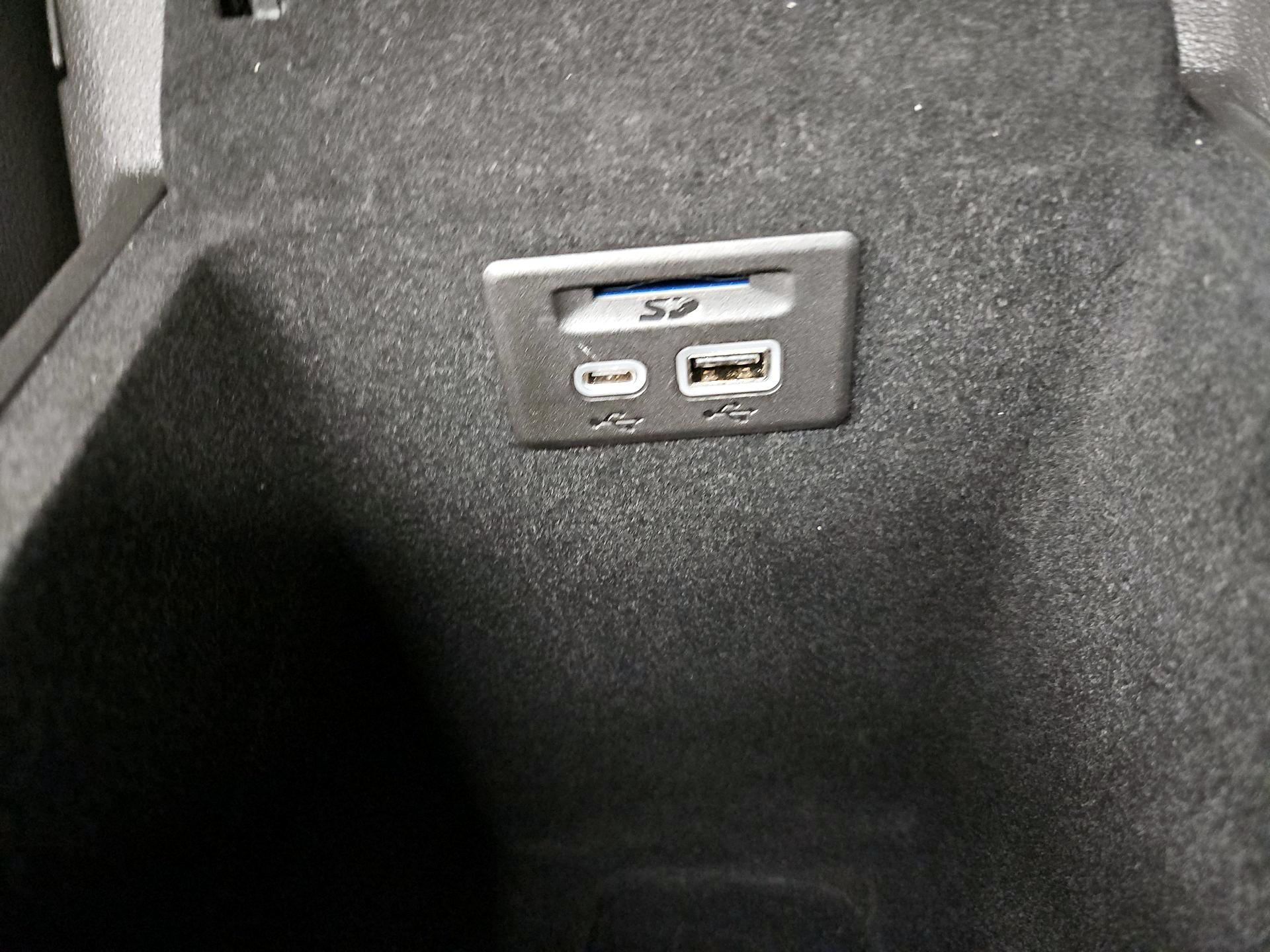 Thumbnail: 2023 Cadillac XT5 - 19