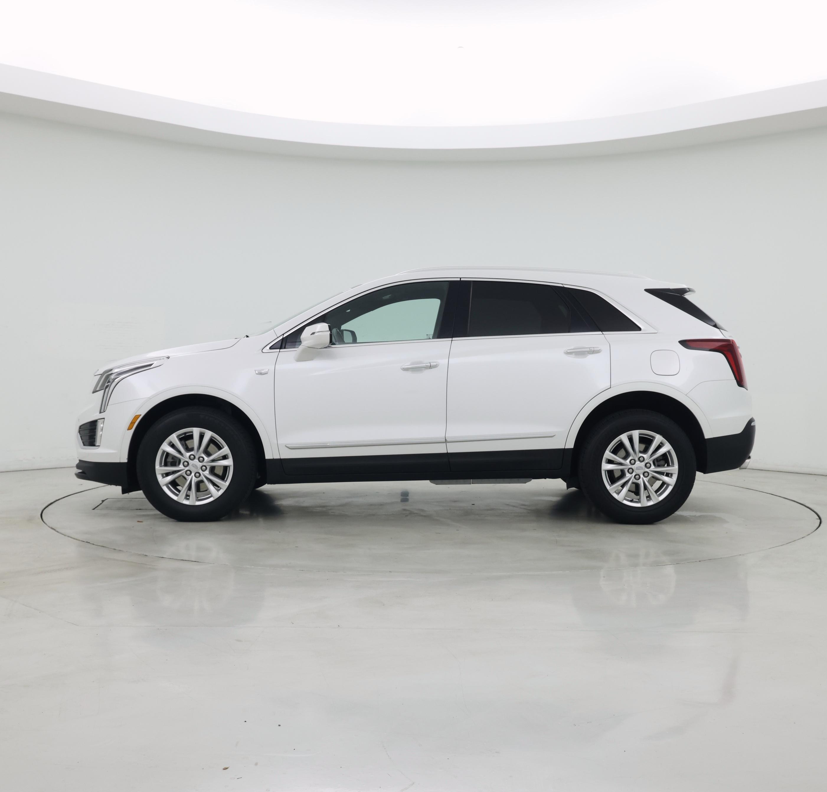 Thumbnail: 2023 Cadillac XT5 - 3