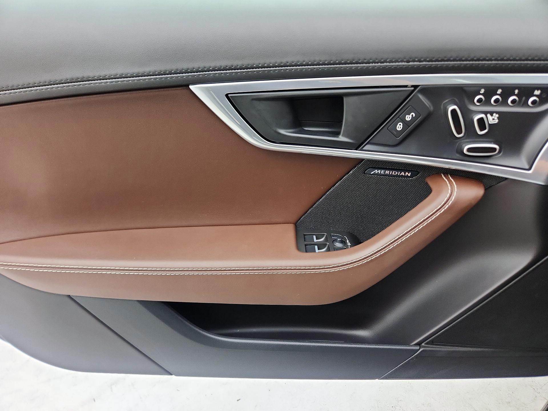 Thumbnail: 2019 Jaguar F-Type - 12