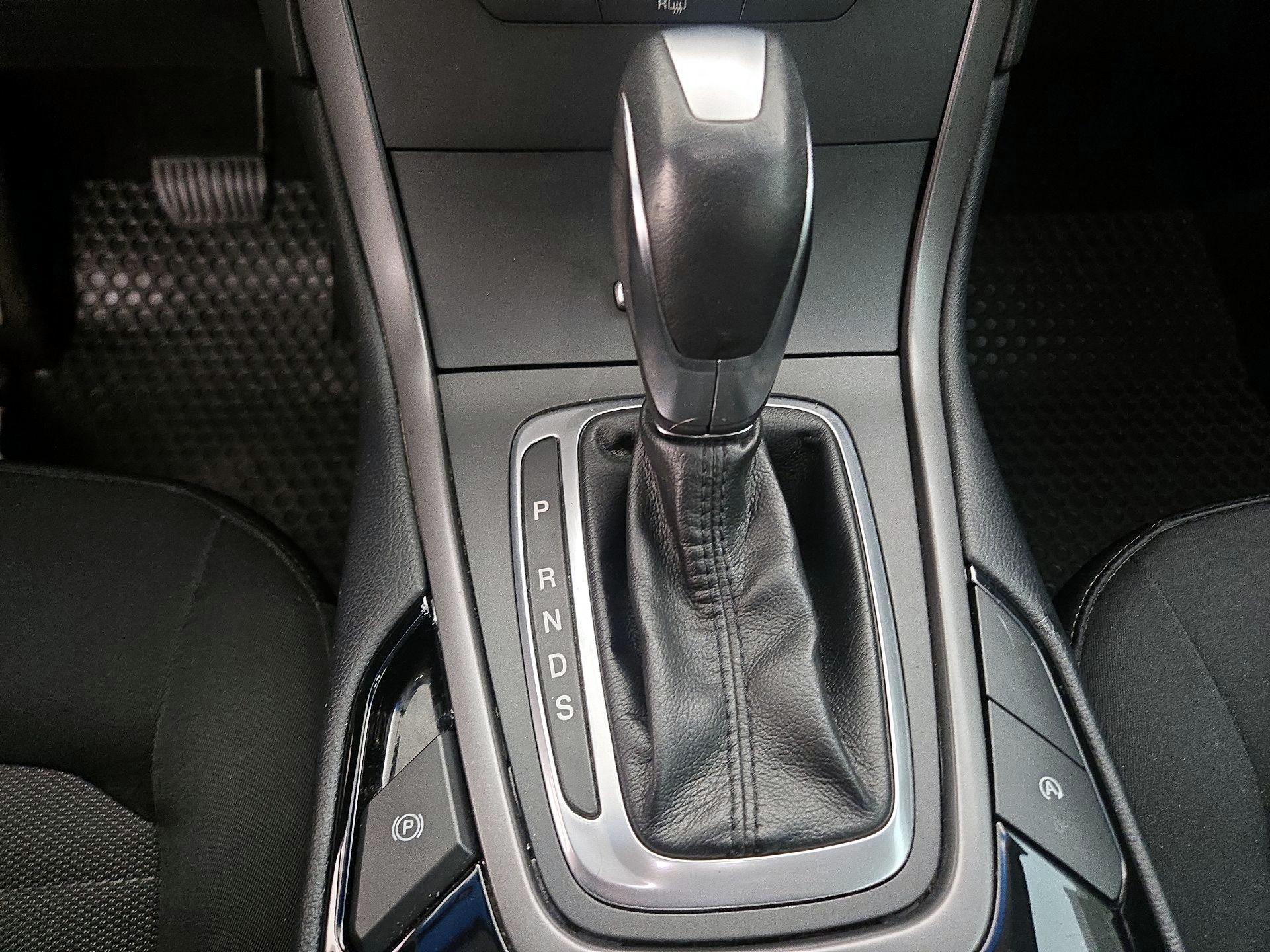 Thumbnail: 2018 Ford Edge - 17