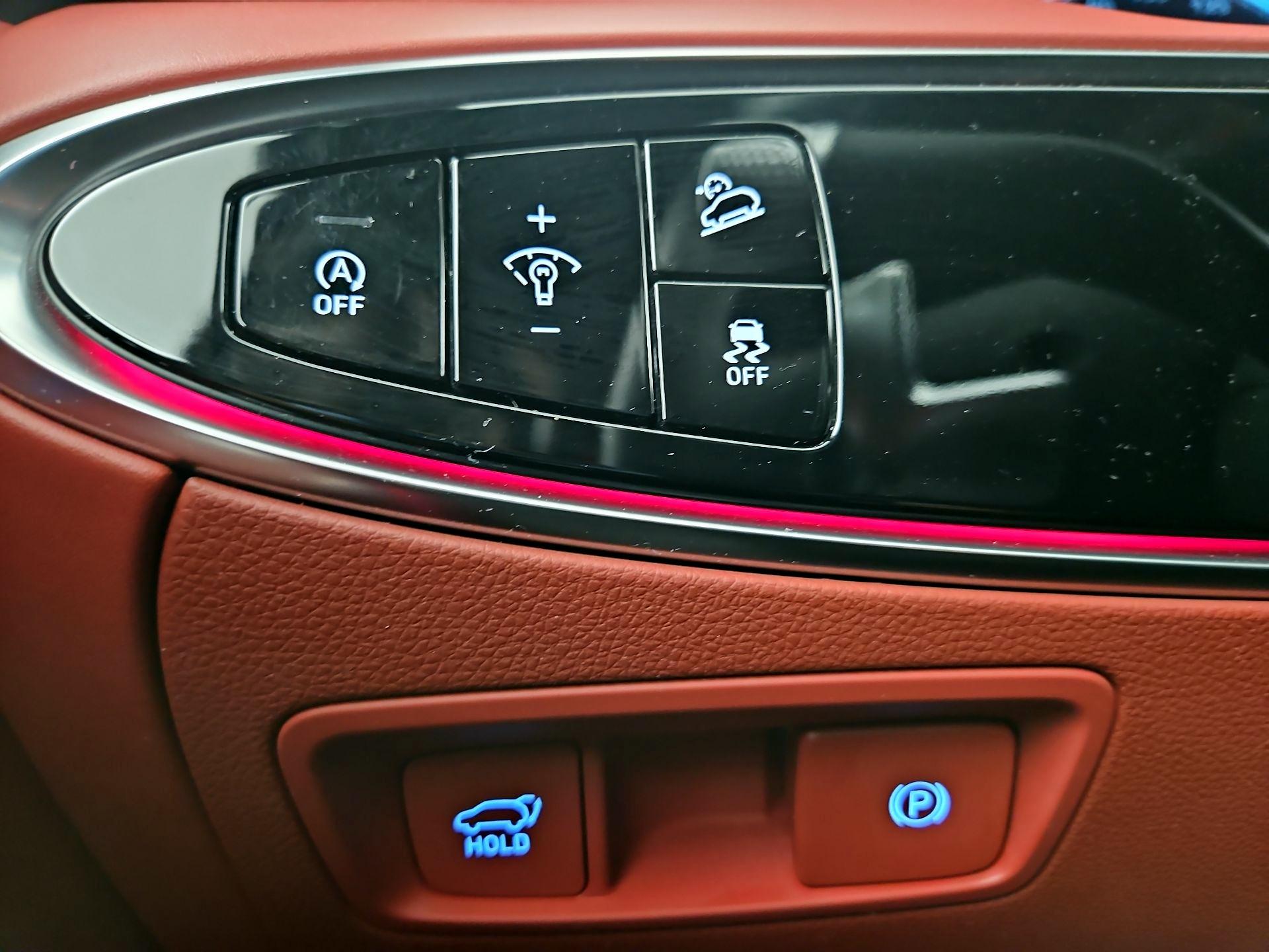 Thumbnail: 2024 Genesis GV70 - 13