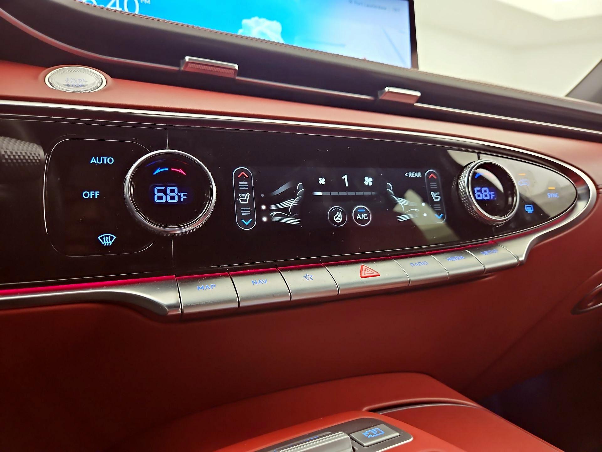 Thumbnail: 2024 Genesis GV70 - 17