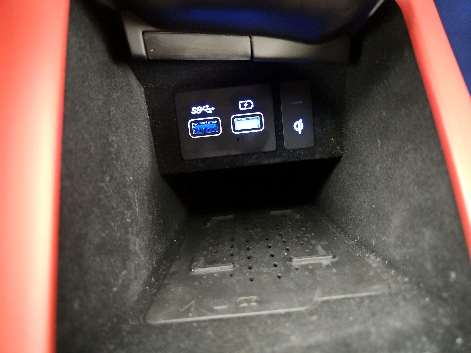 Thumbnail: 2024 Genesis GV70 - 19