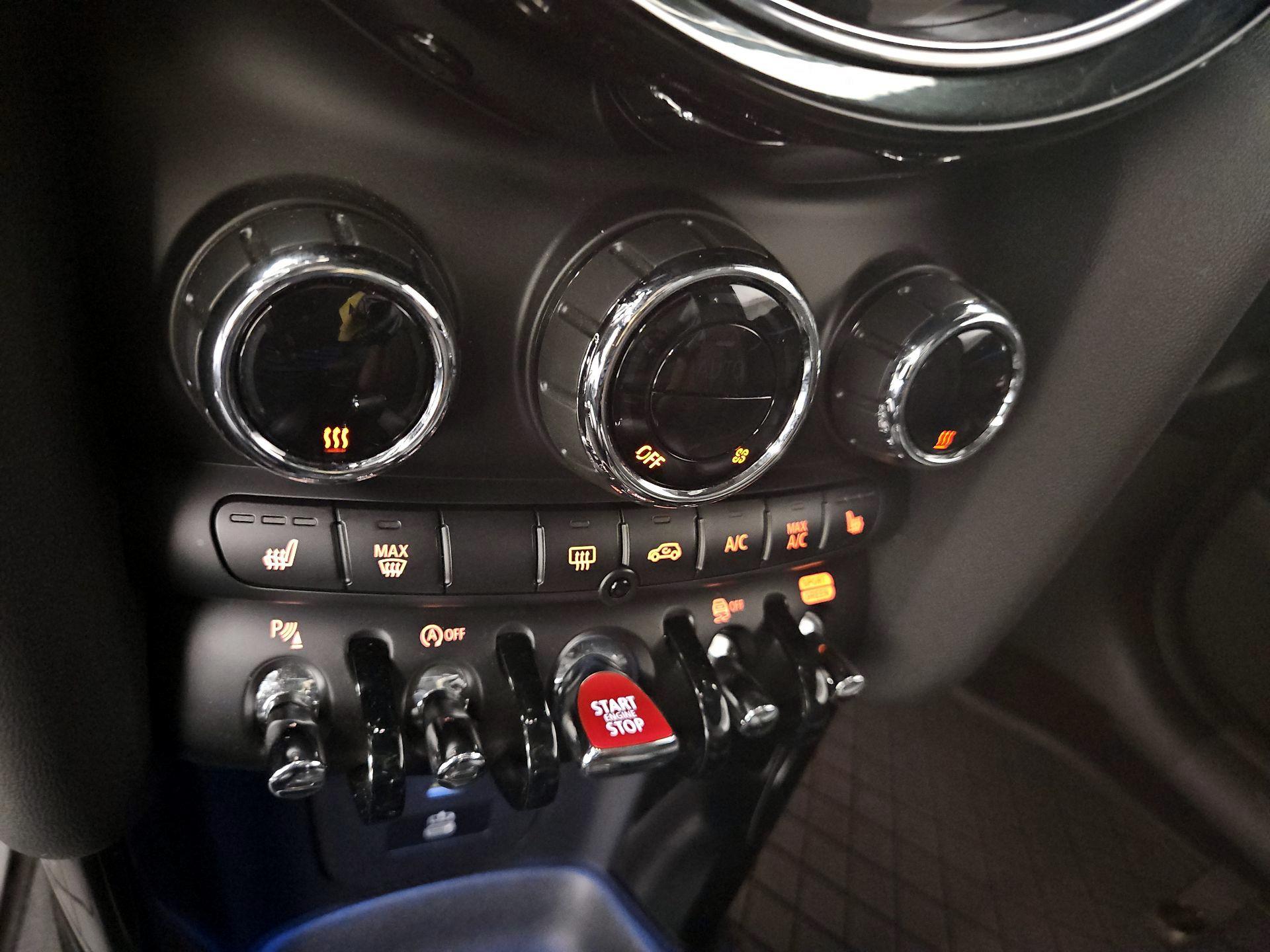 Thumbnail: 2023 MINI Cooper Hardtop - 17