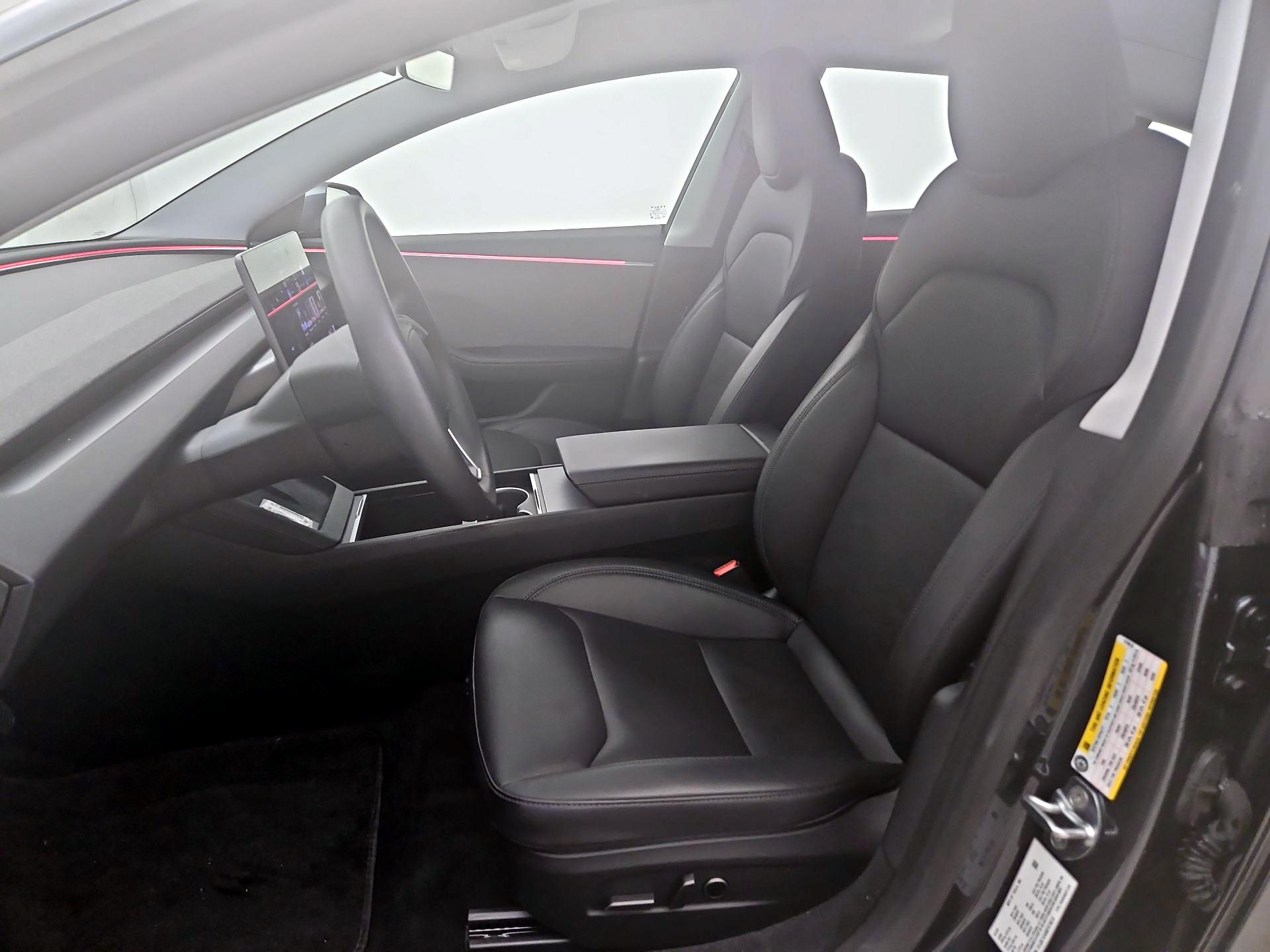 Thumbnail: 2025 Tesla Model 3 - 11