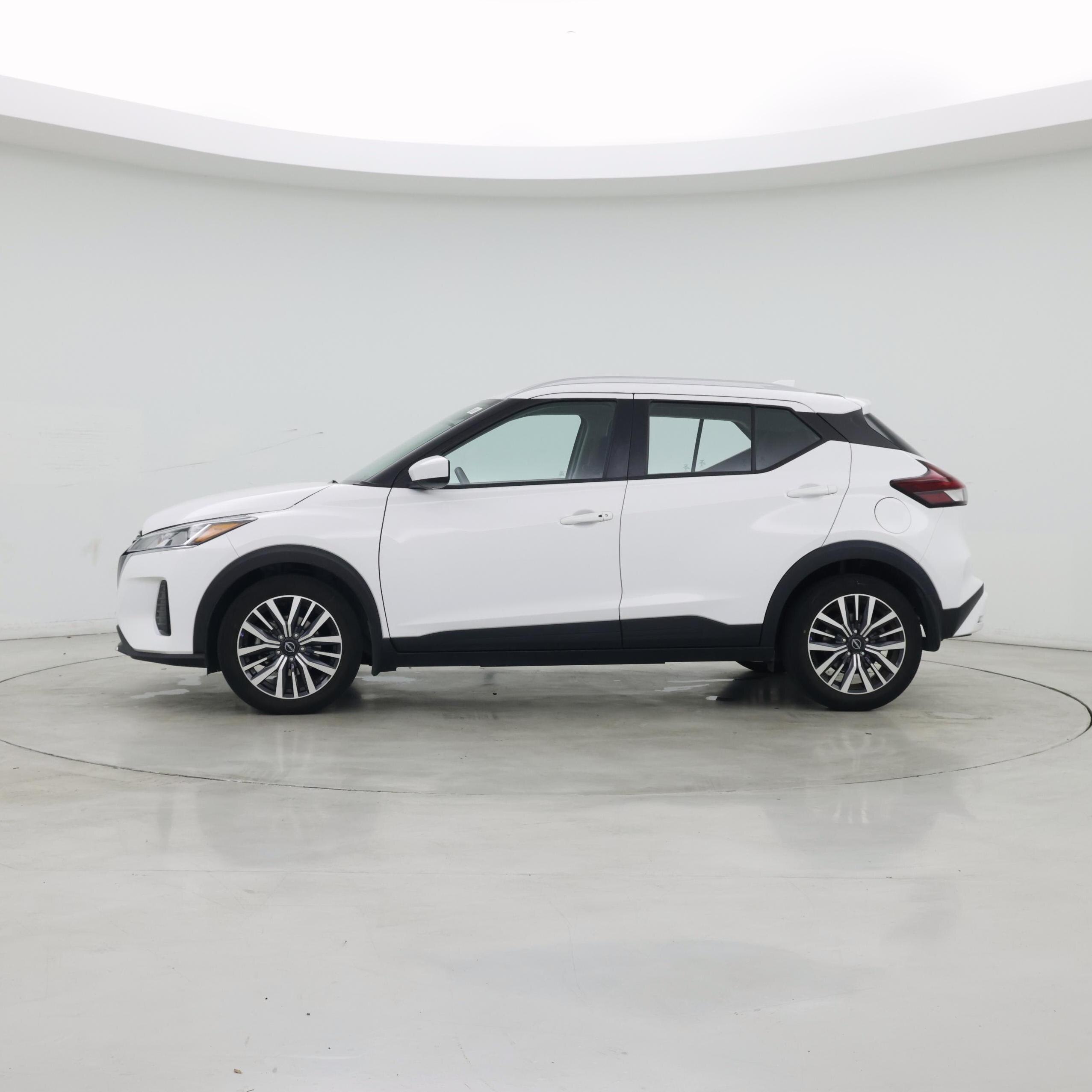 Thumbnail: 2023 Nissan Kicks - 3