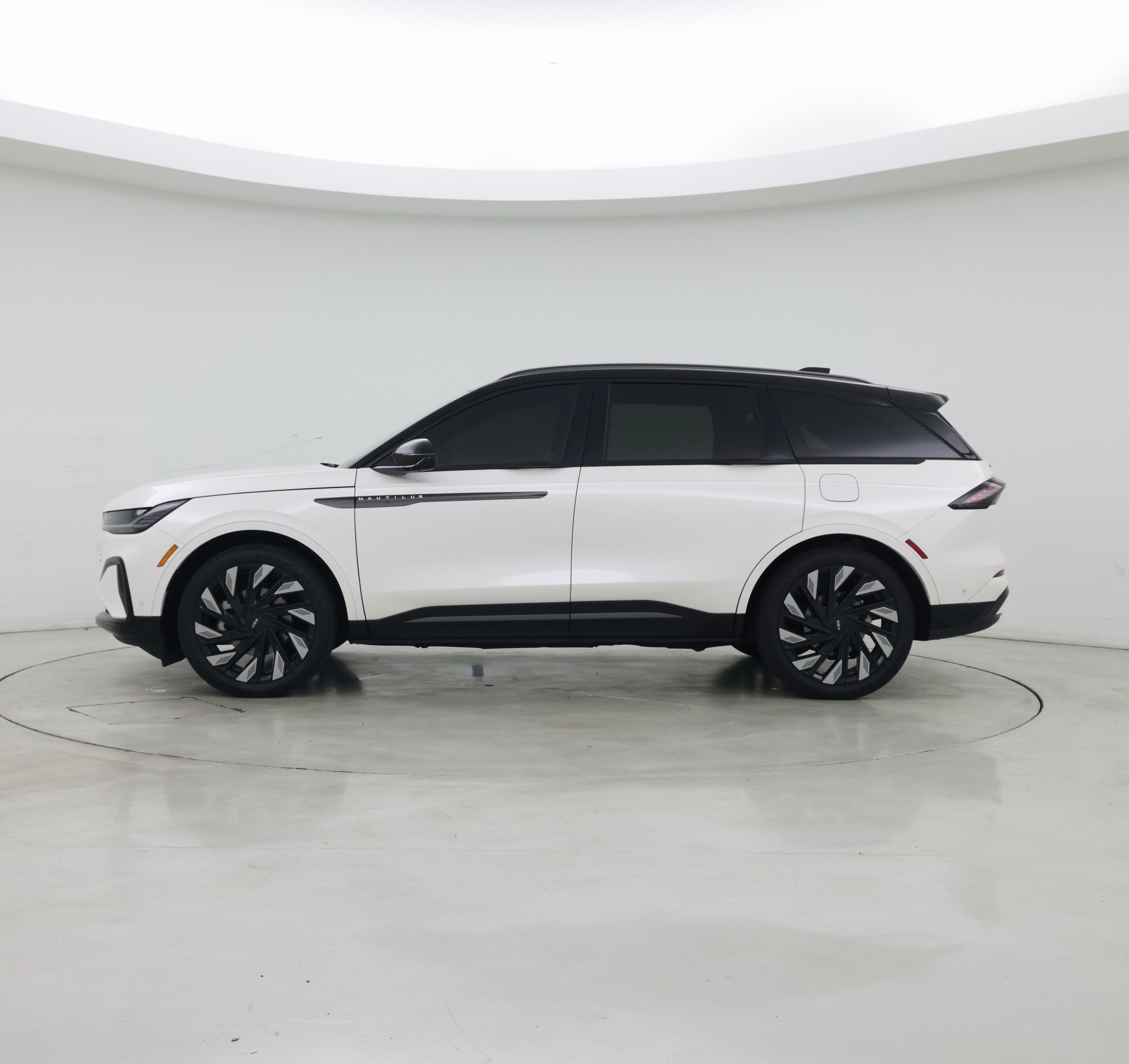 Thumbnail: 2024 Lincoln Nautilus - 3