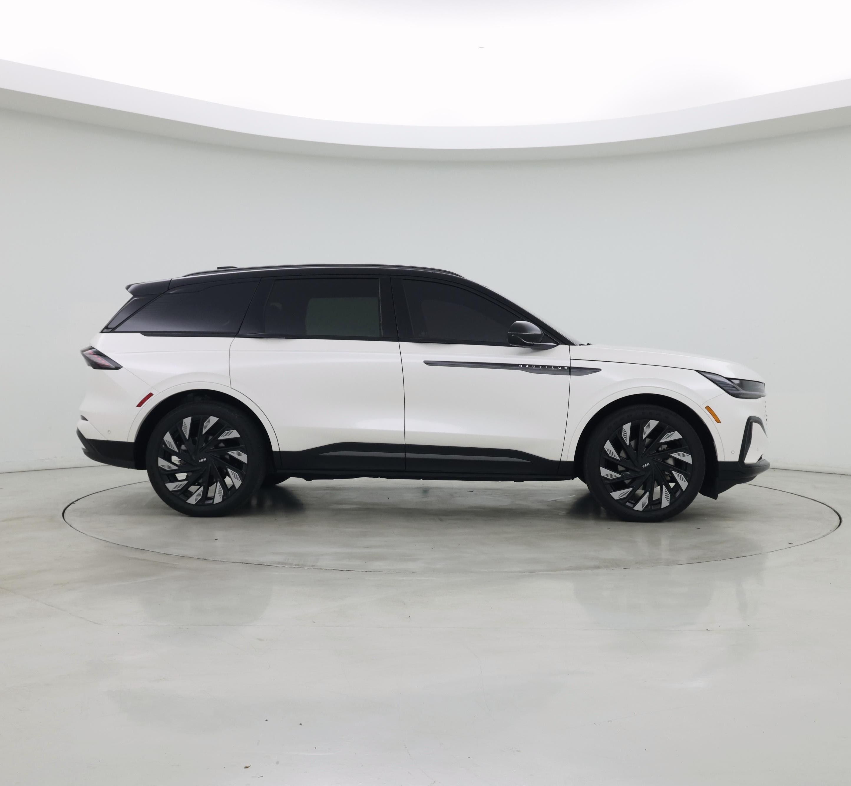 Thumbnail: 2024 Lincoln Nautilus - 7