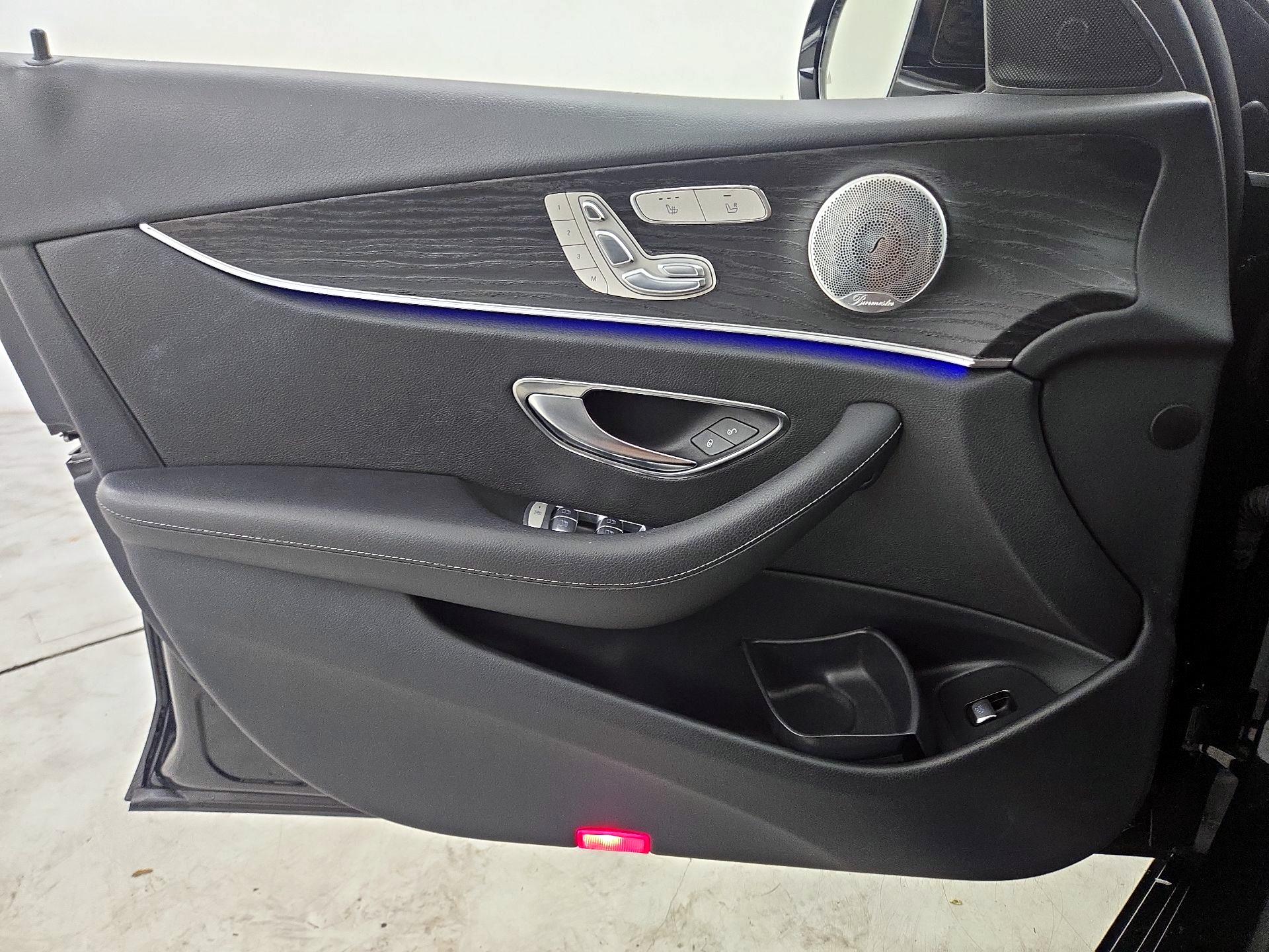 Thumbnail: 2020 Mercedes-Benz E-Class - 12