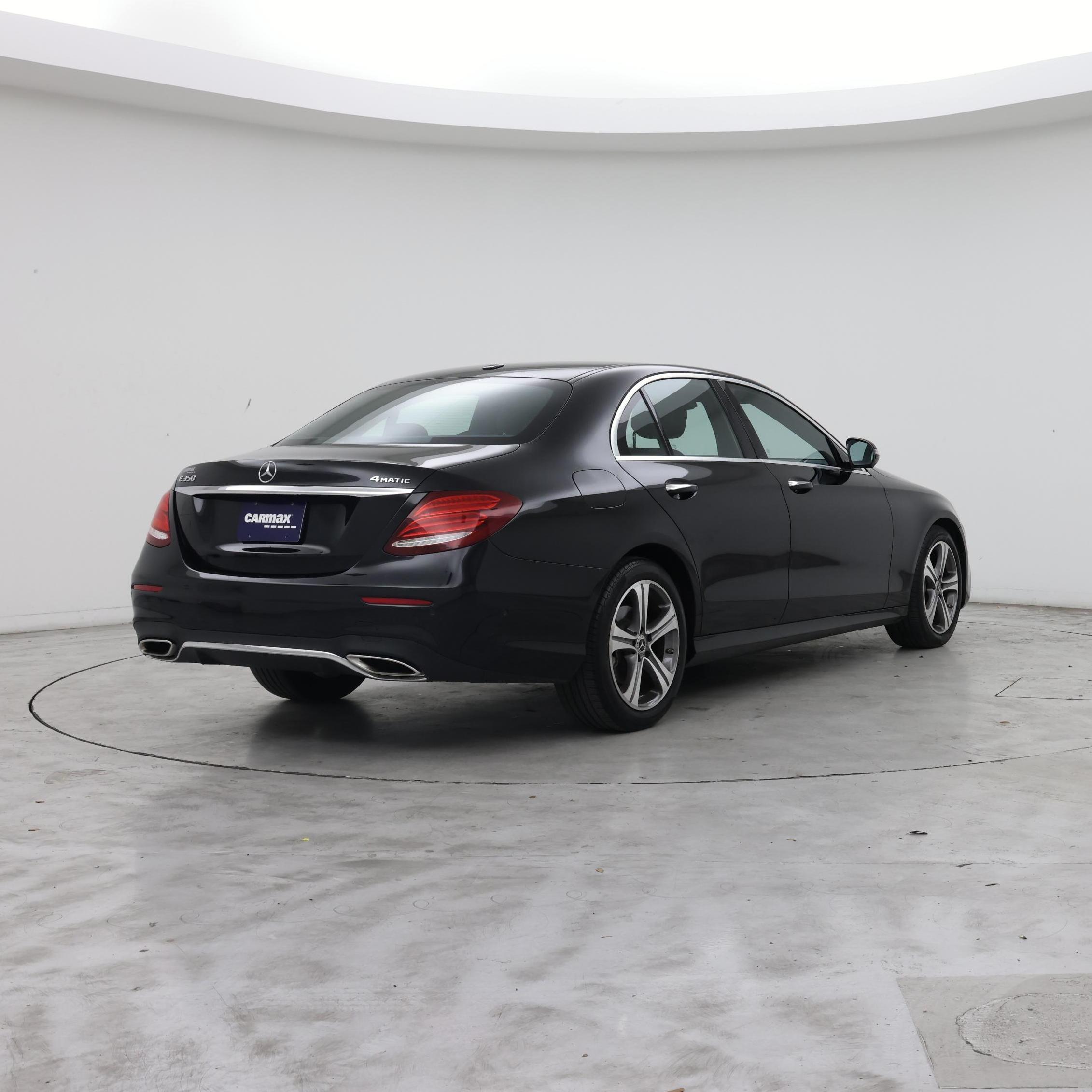 Thumbnail: 2020 Mercedes-Benz E-Class - 8