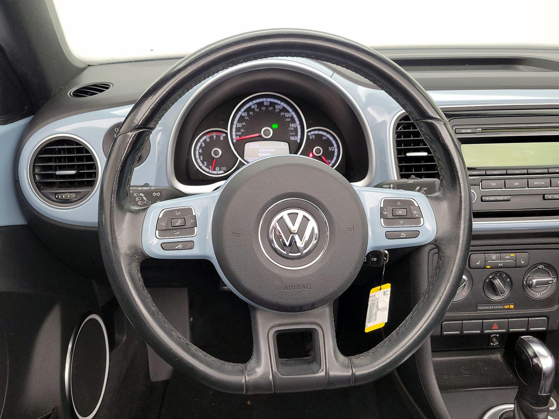 Thumbnail: 2014 Volkswagen Beetle - 10
