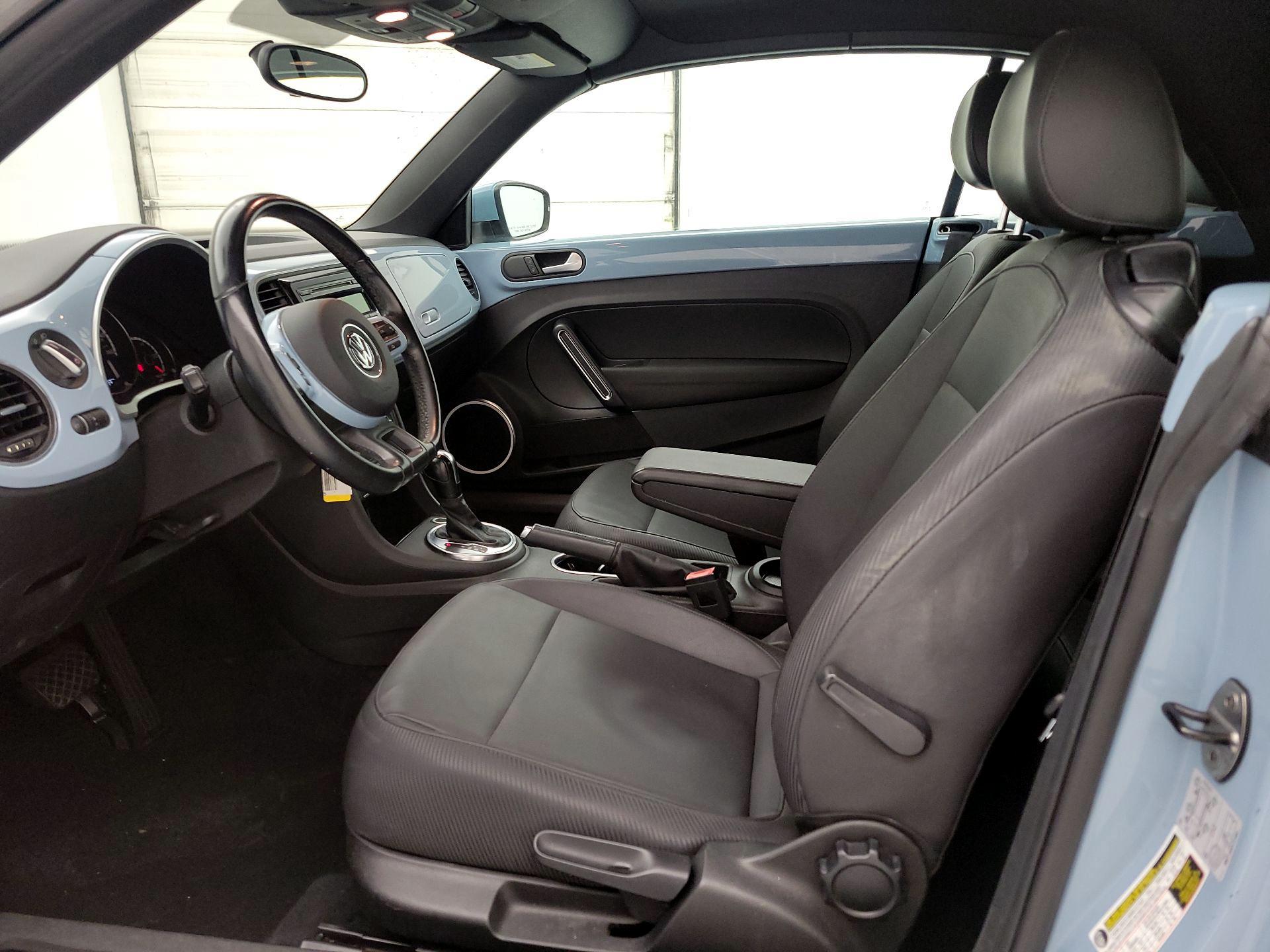 Thumbnail: 2014 Volkswagen Beetle - 11