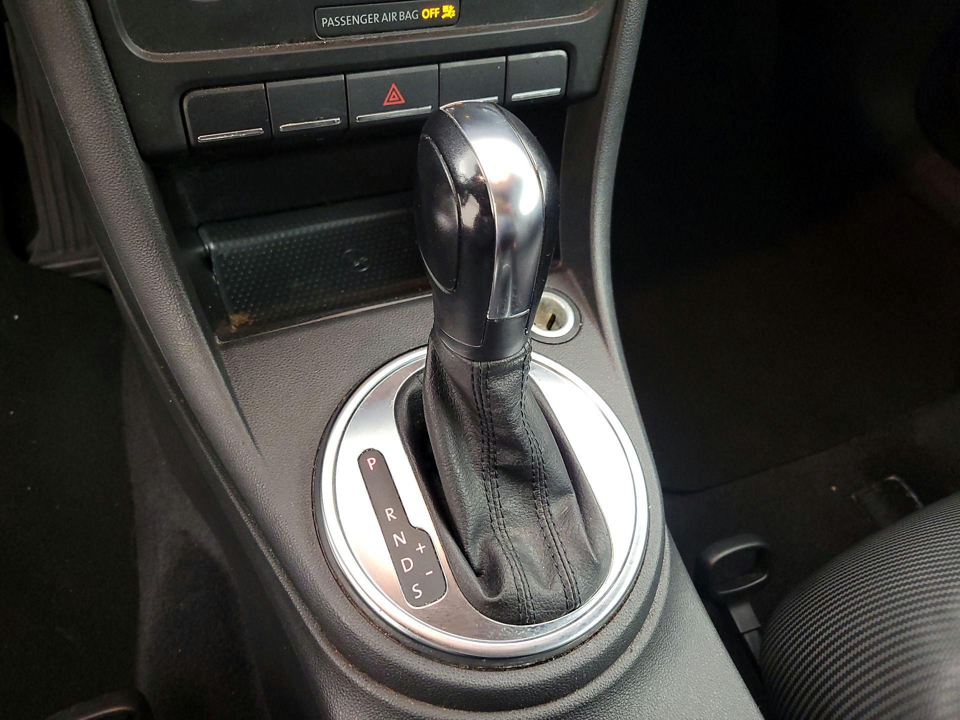 Thumbnail: 2014 Volkswagen Beetle - 16