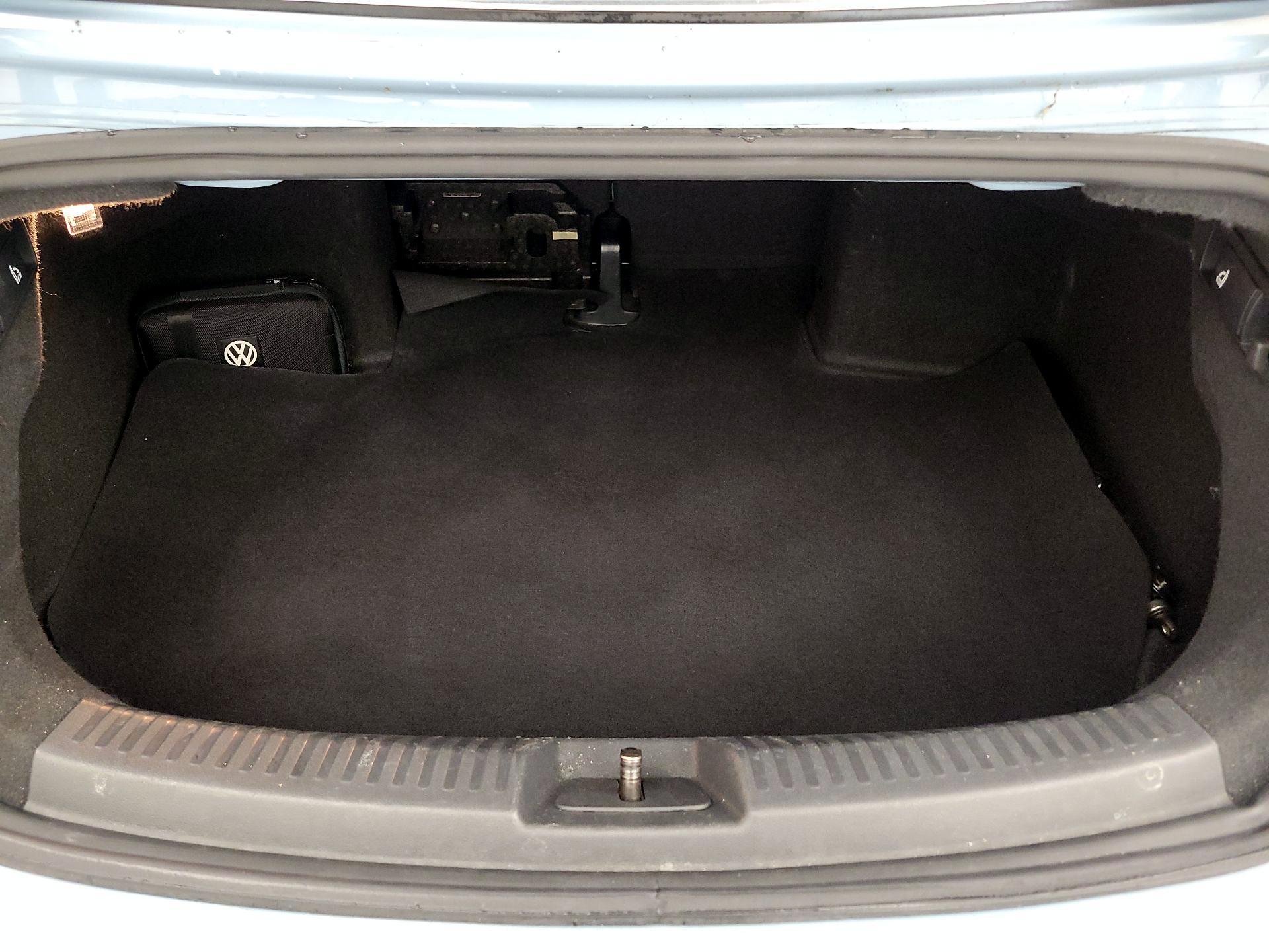 Thumbnail: 2014 Volkswagen Beetle - 19