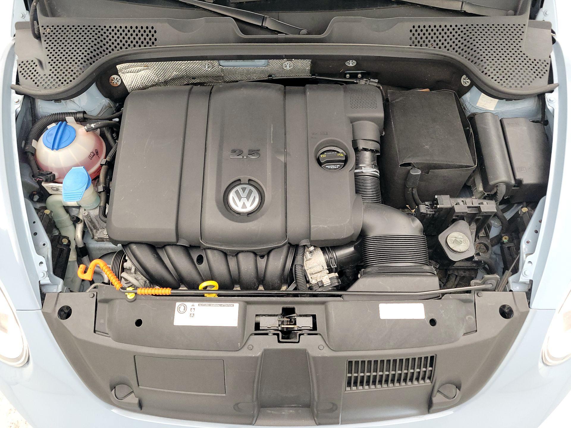 Thumbnail: 2014 Volkswagen Beetle - 20