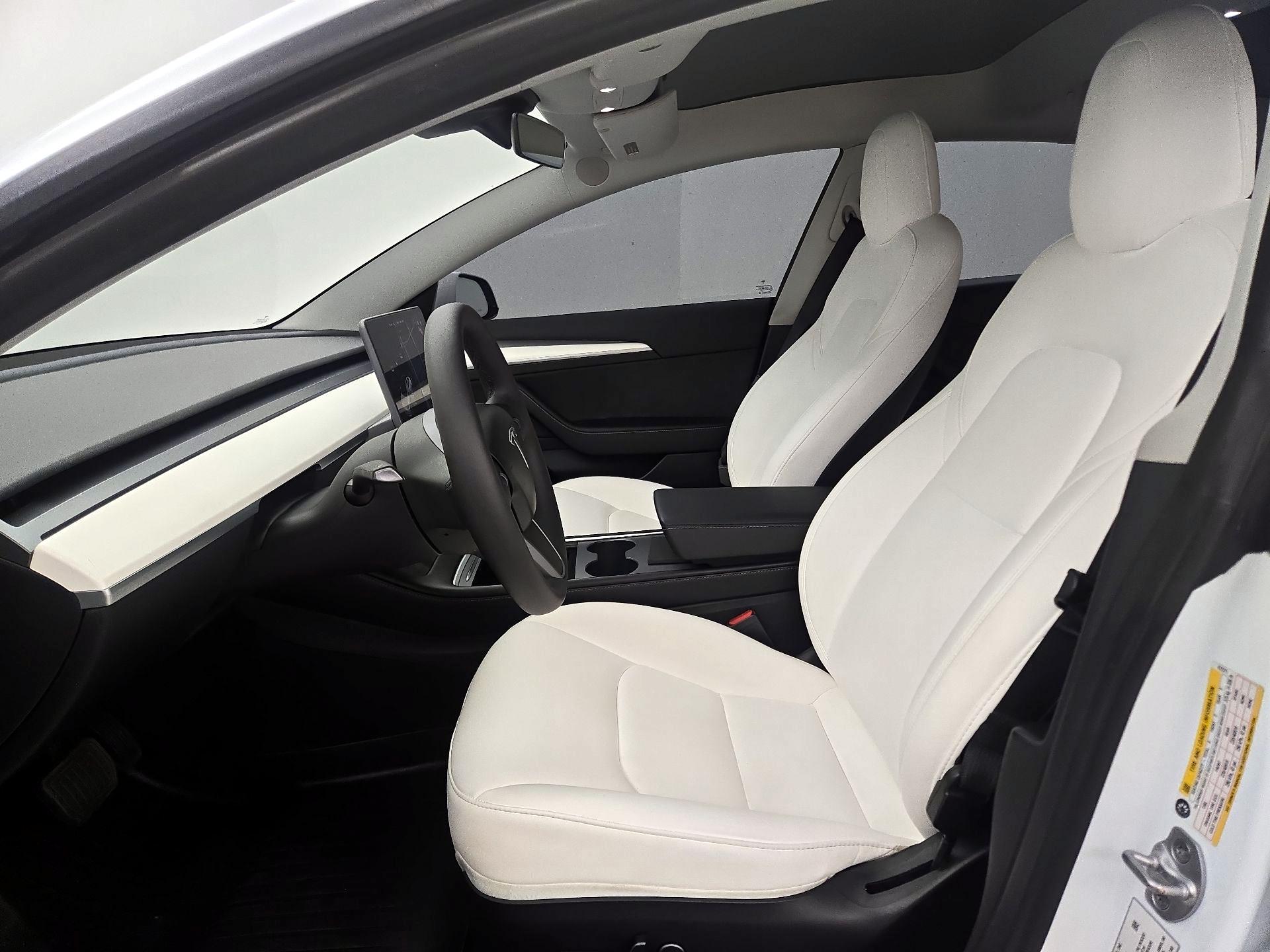 Thumbnail: 2023 Tesla Model 3 - 11