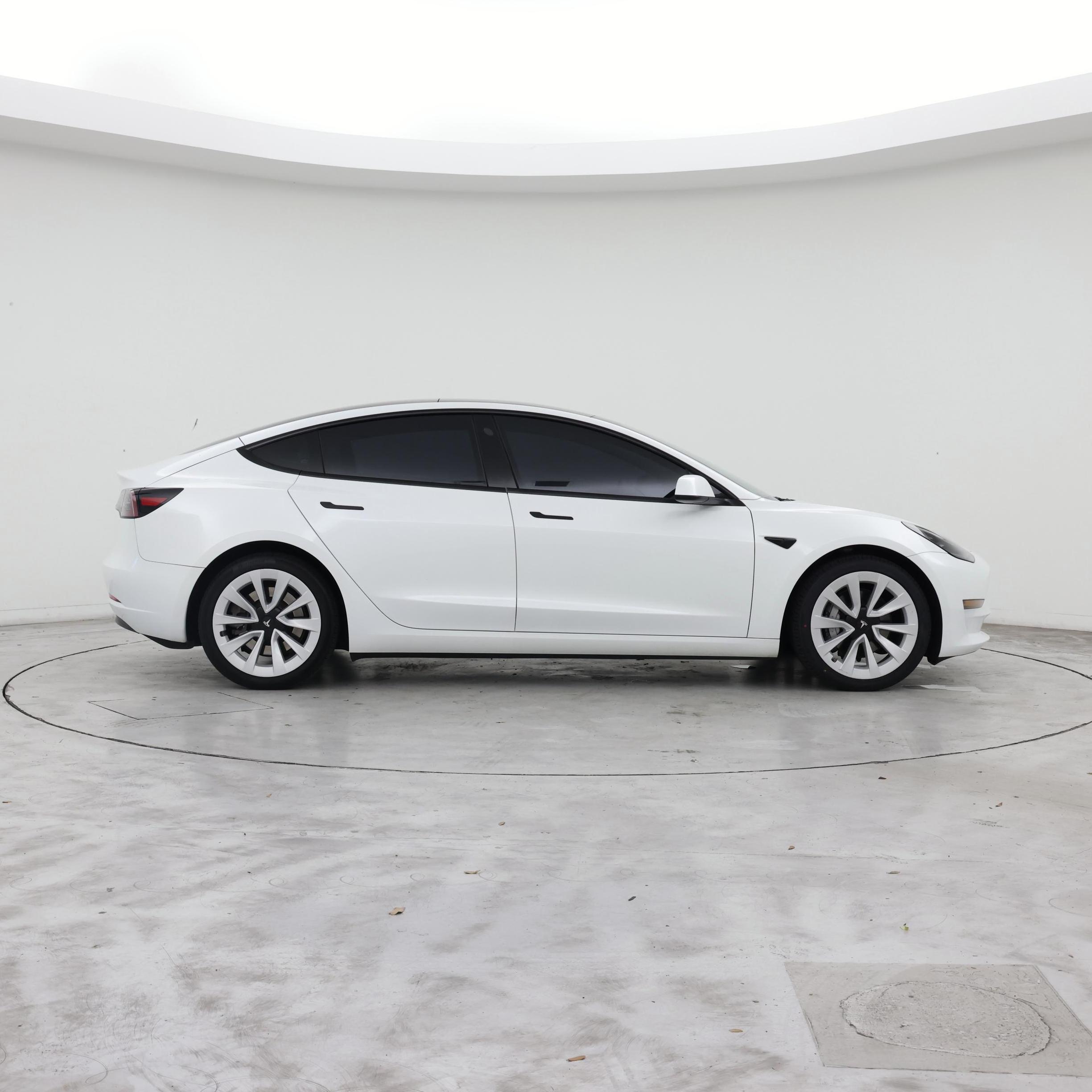 Thumbnail: 2023 Tesla Model 3 - 7